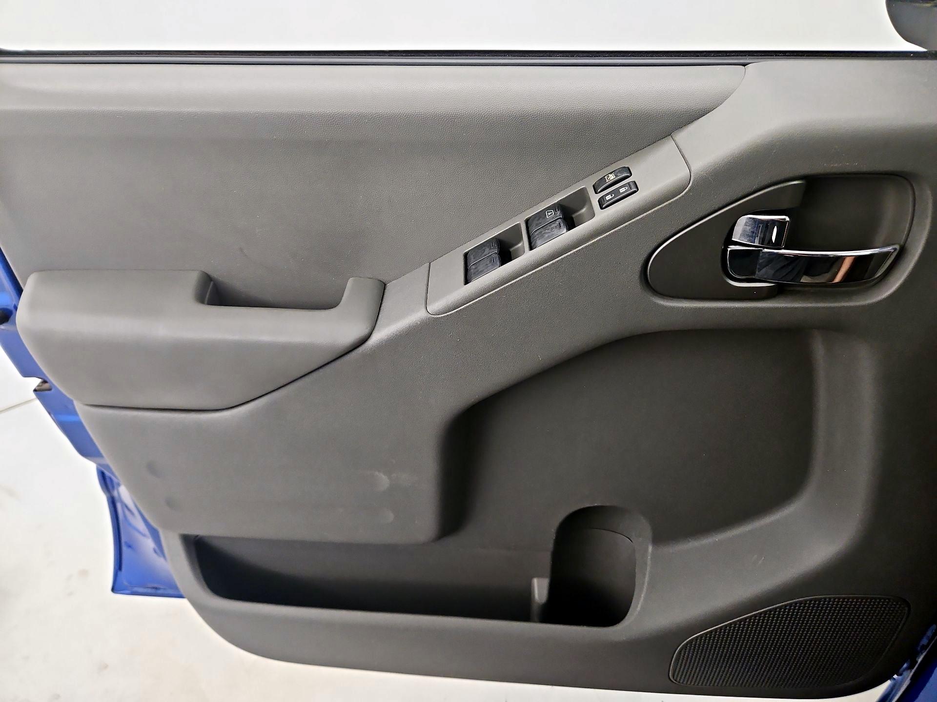 Thumbnail: 2015 Nissan Frontier - 12