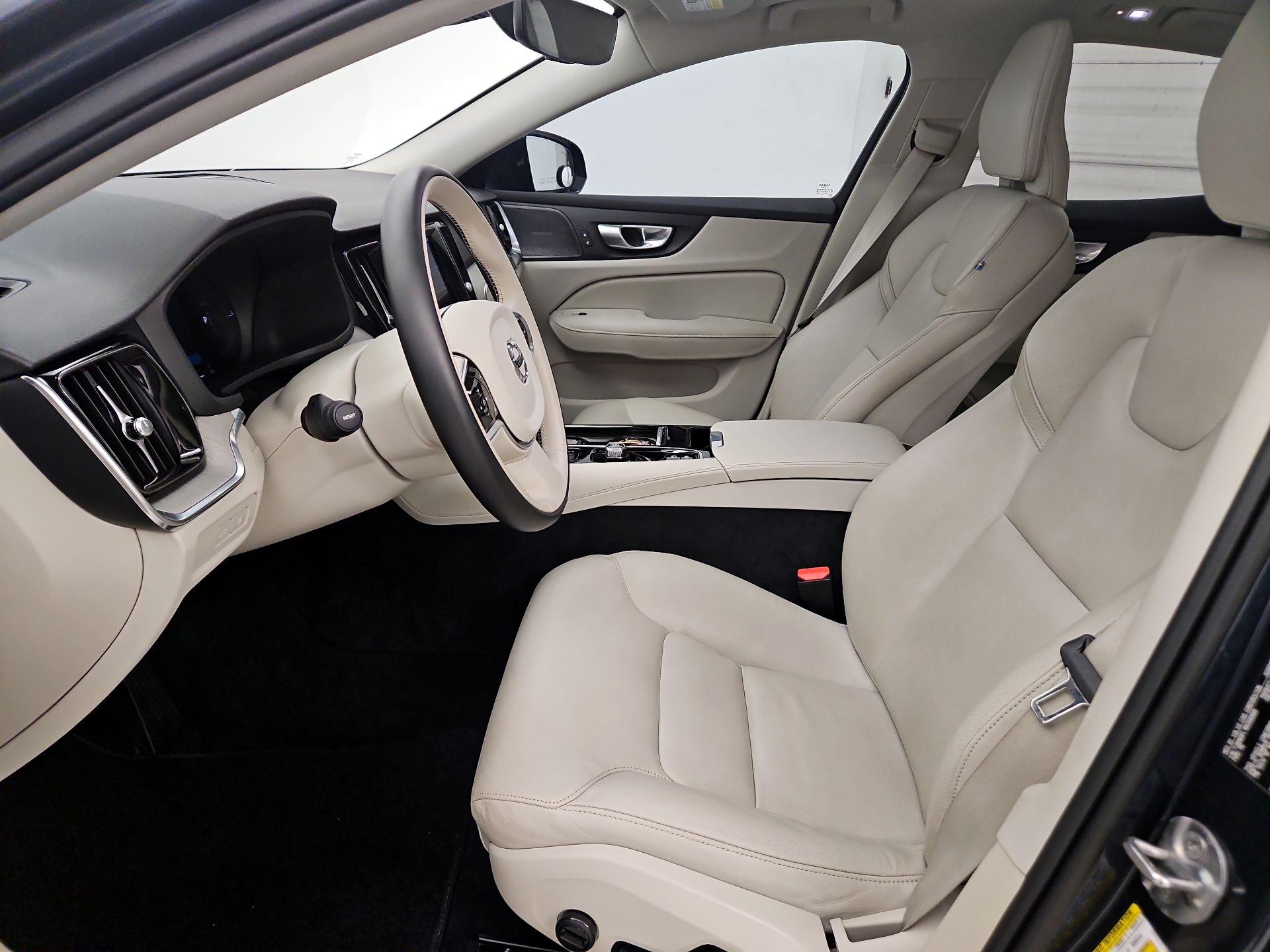 Thumbnail: 2024 Volvo S60 - 11