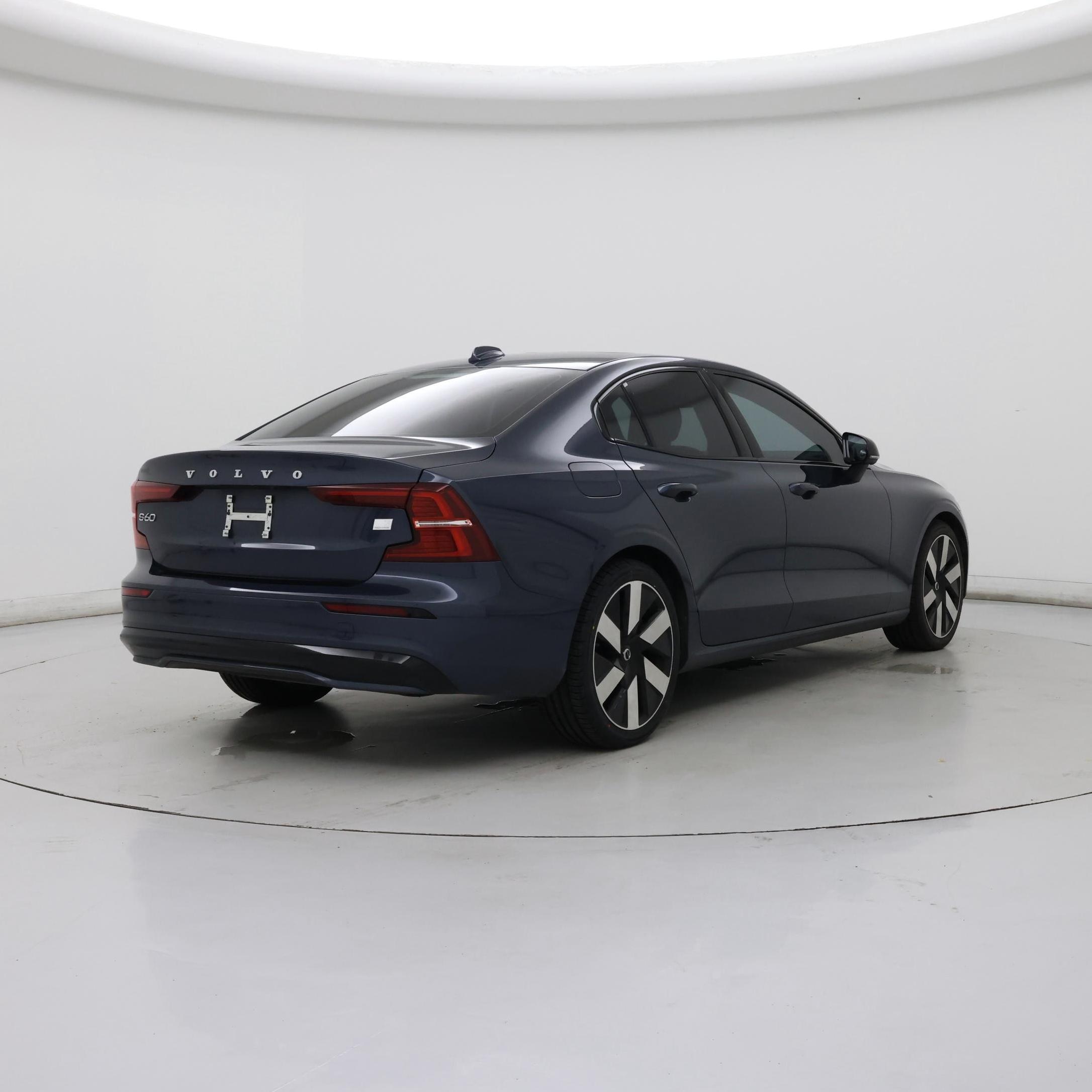 Thumbnail: 2024 Volvo S60 - 8