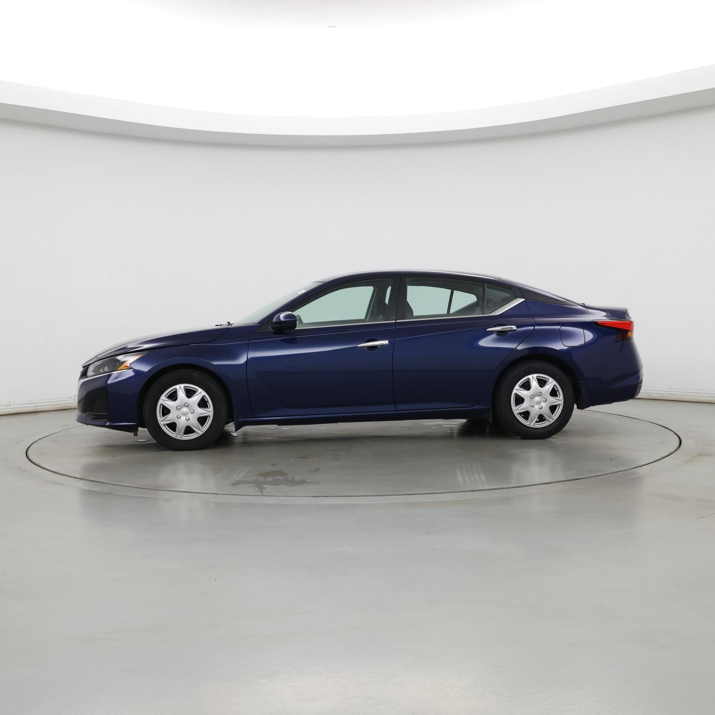 Thumbnail: 2023 Nissan Altima - 3