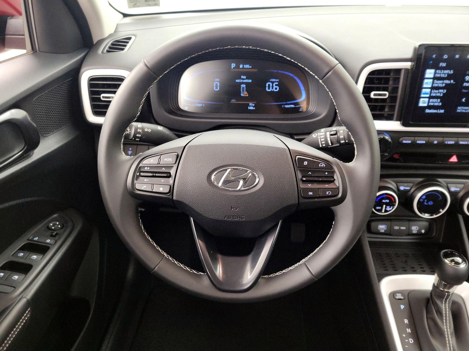 Thumbnail: 2023 Hyundai Venue - 10