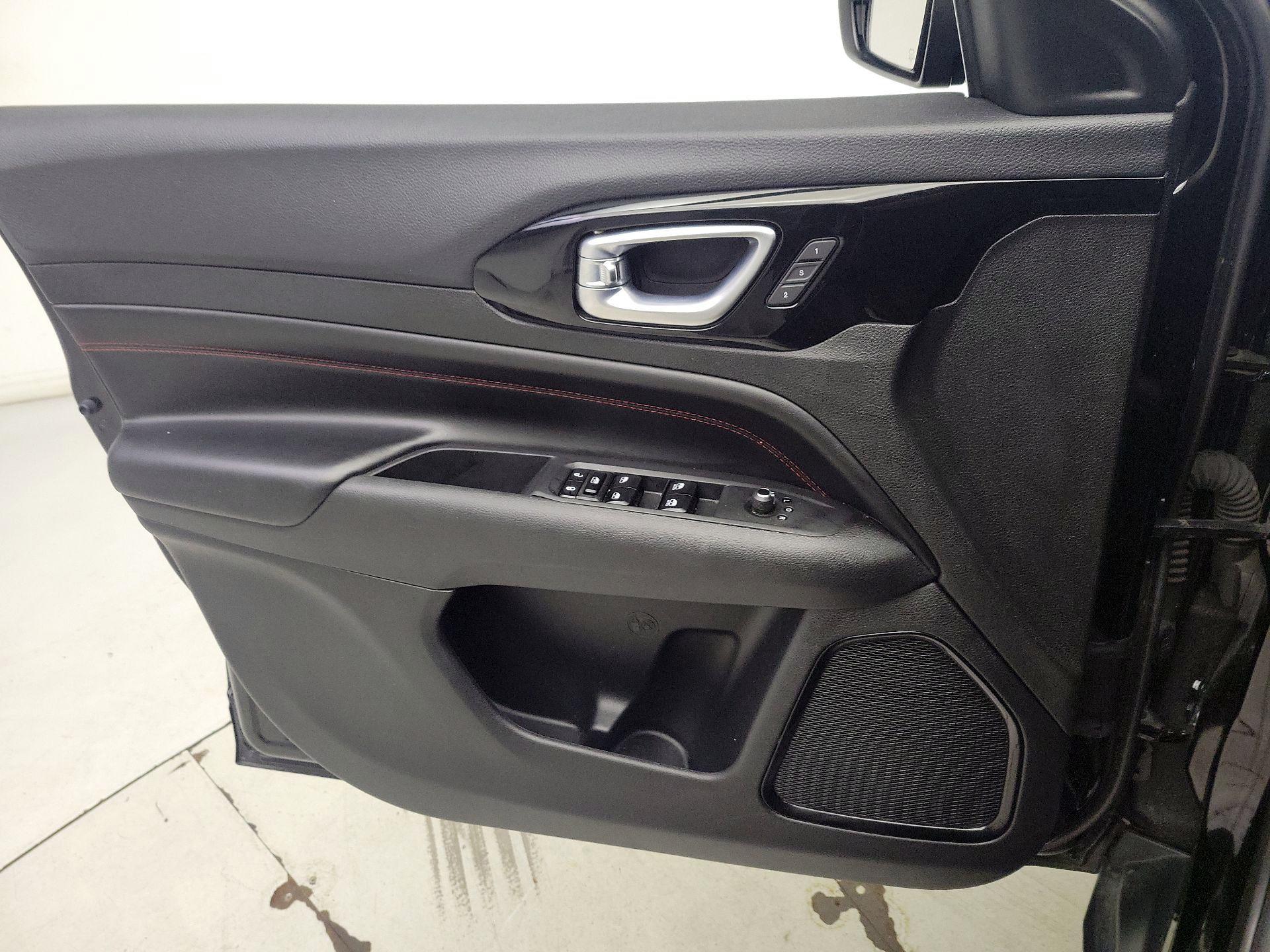 Thumbnail: 2023 Jeep Compass - 12