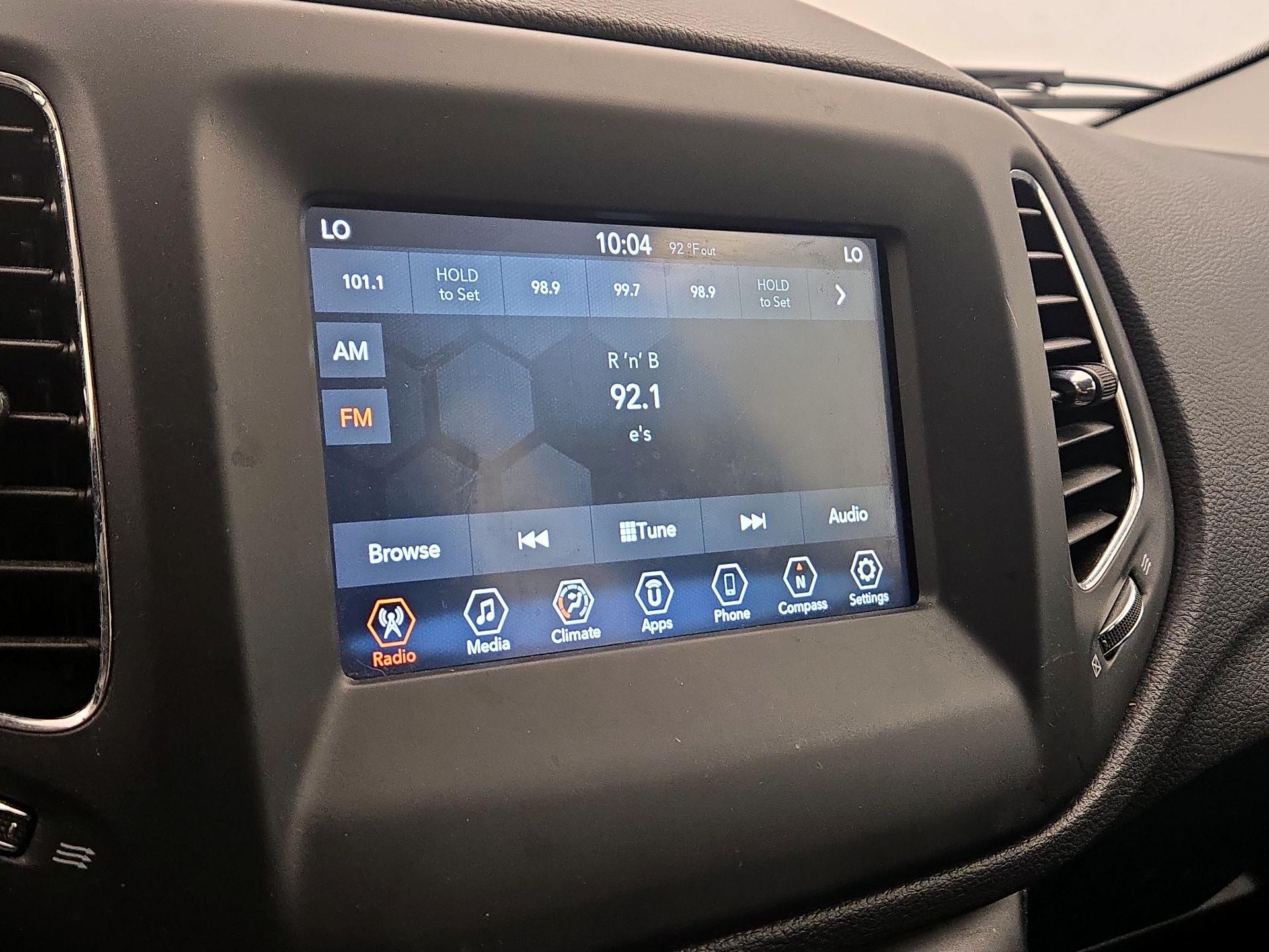Thumbnail: 2021 Jeep Compass - 15