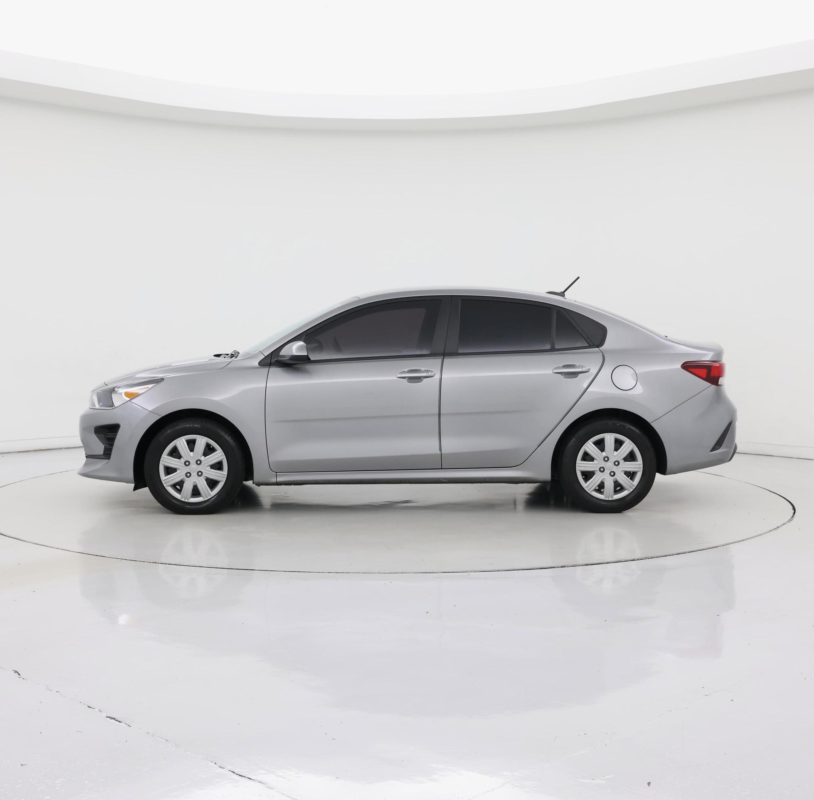 Thumbnail: 2023 Kia Rio - 3