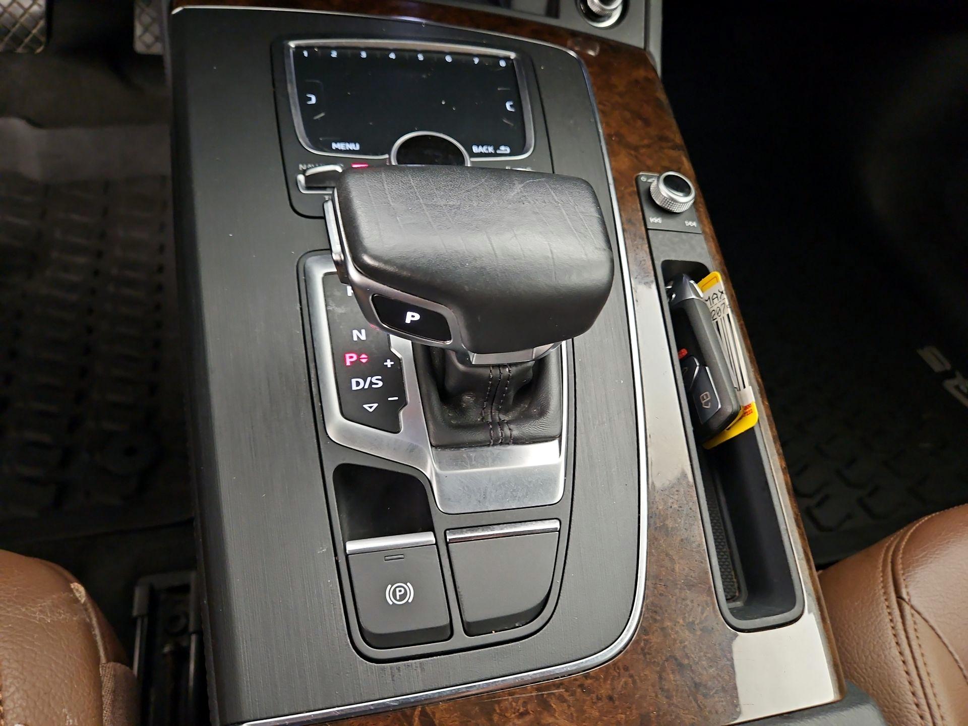 Thumbnail: 2020 Audi Q5 - 18