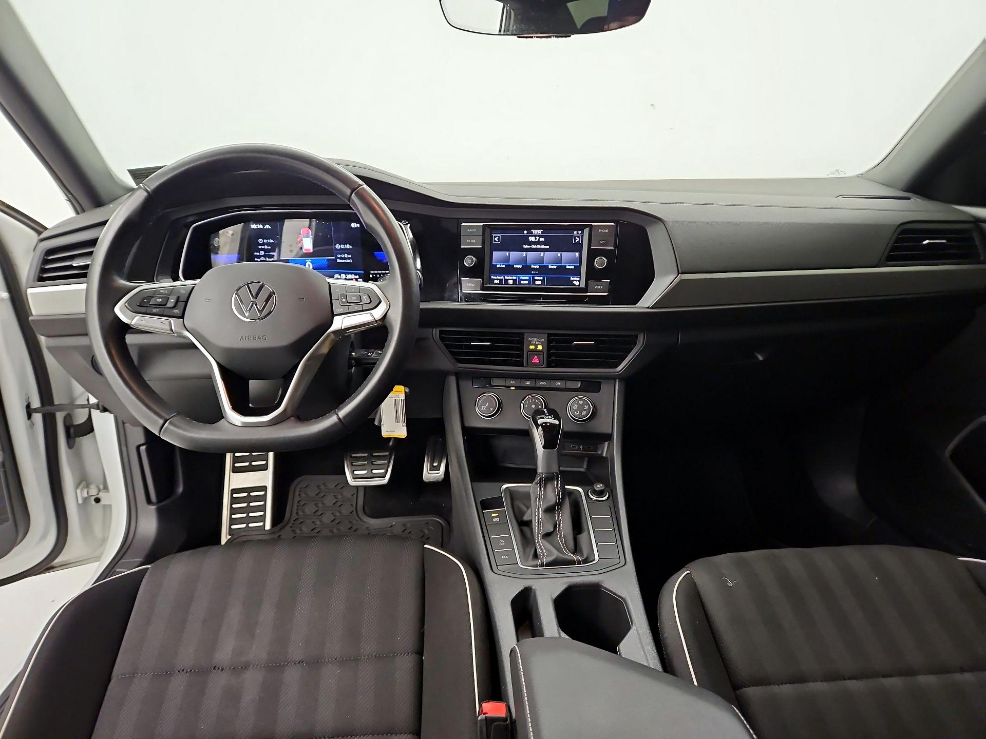 Thumbnail: 2023 Volkswagen Jetta - 9