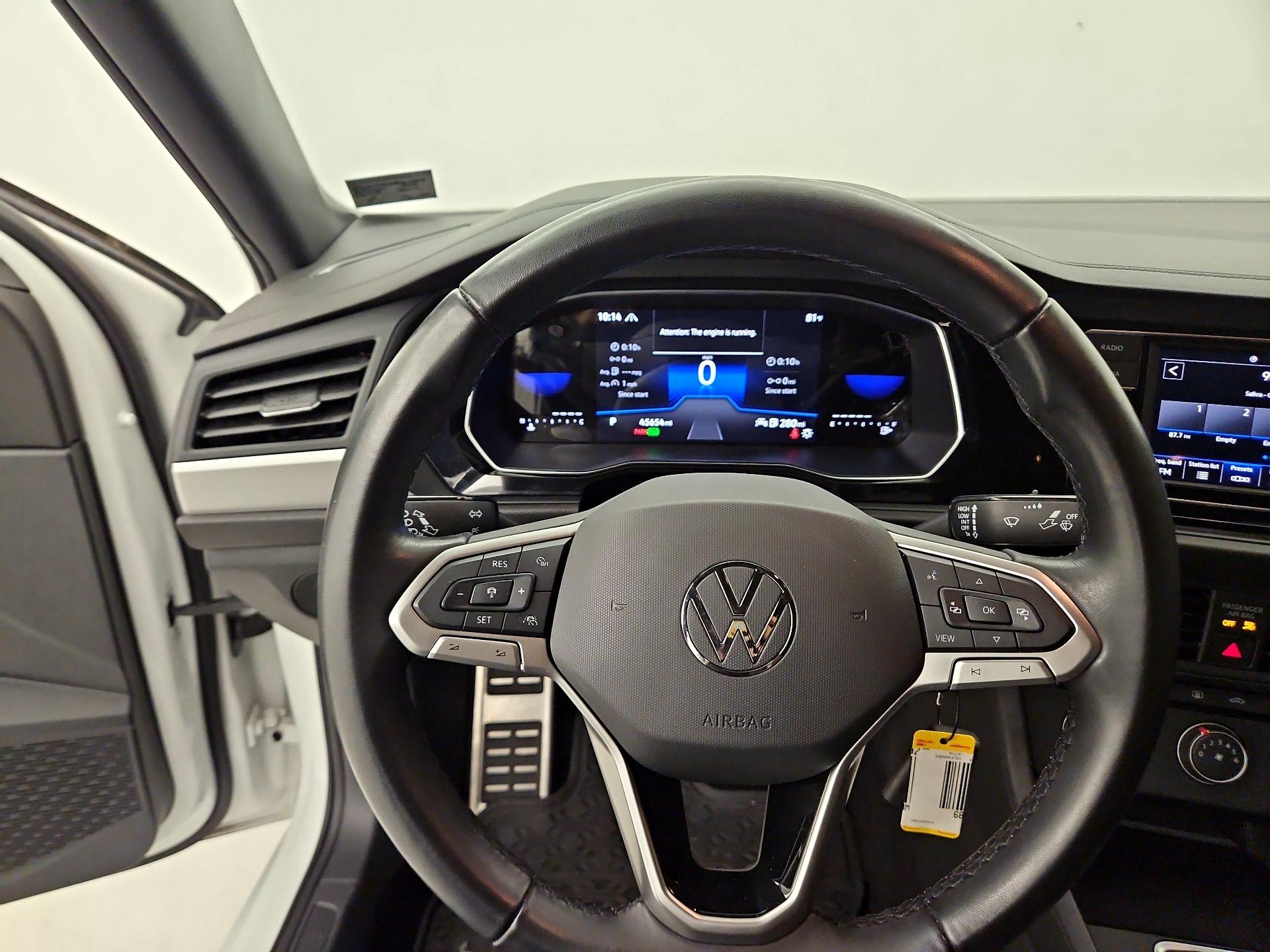 Thumbnail: 2023 Volkswagen Jetta - 10