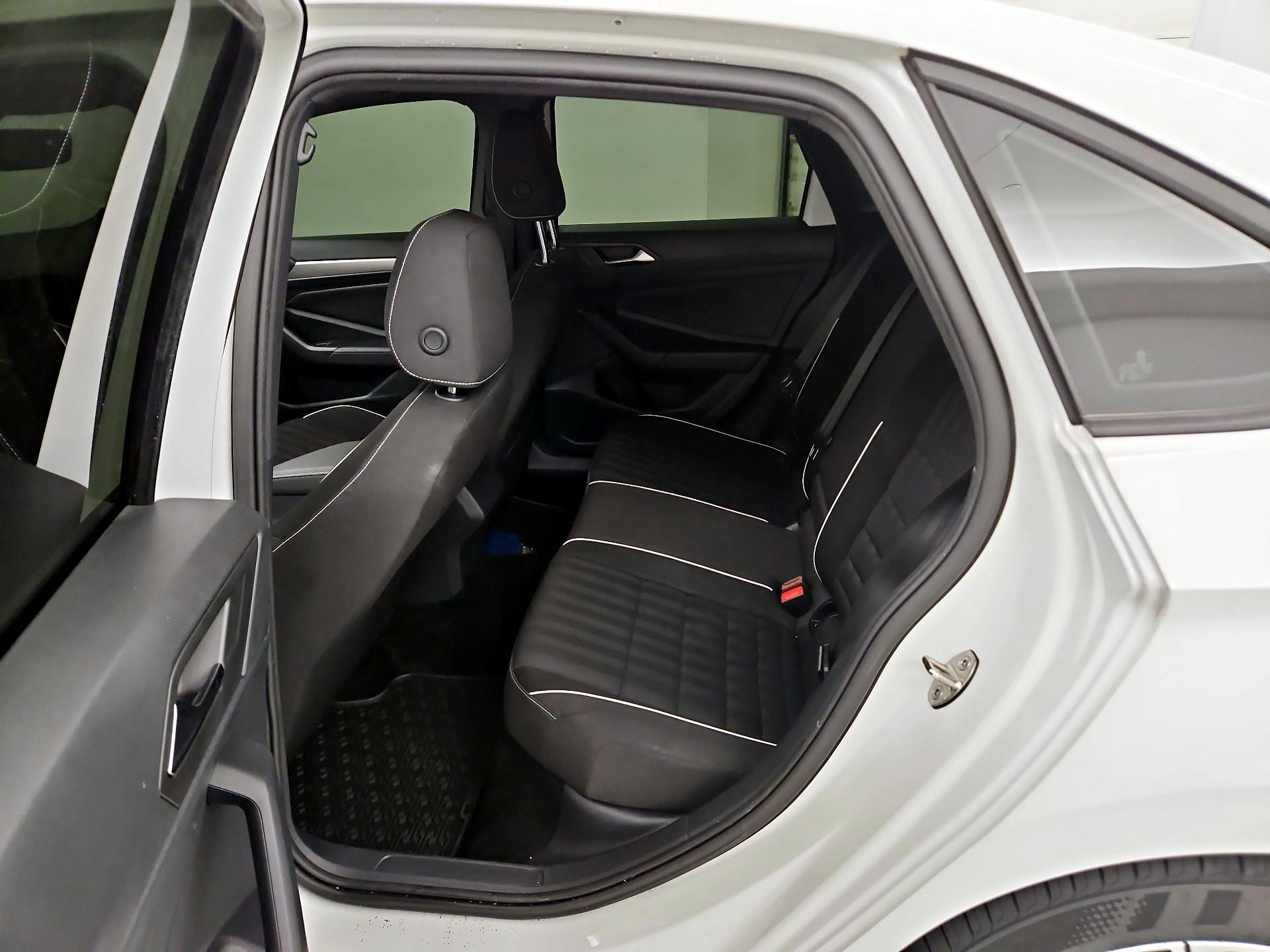 Thumbnail: 2023 Volkswagen Jetta - 19