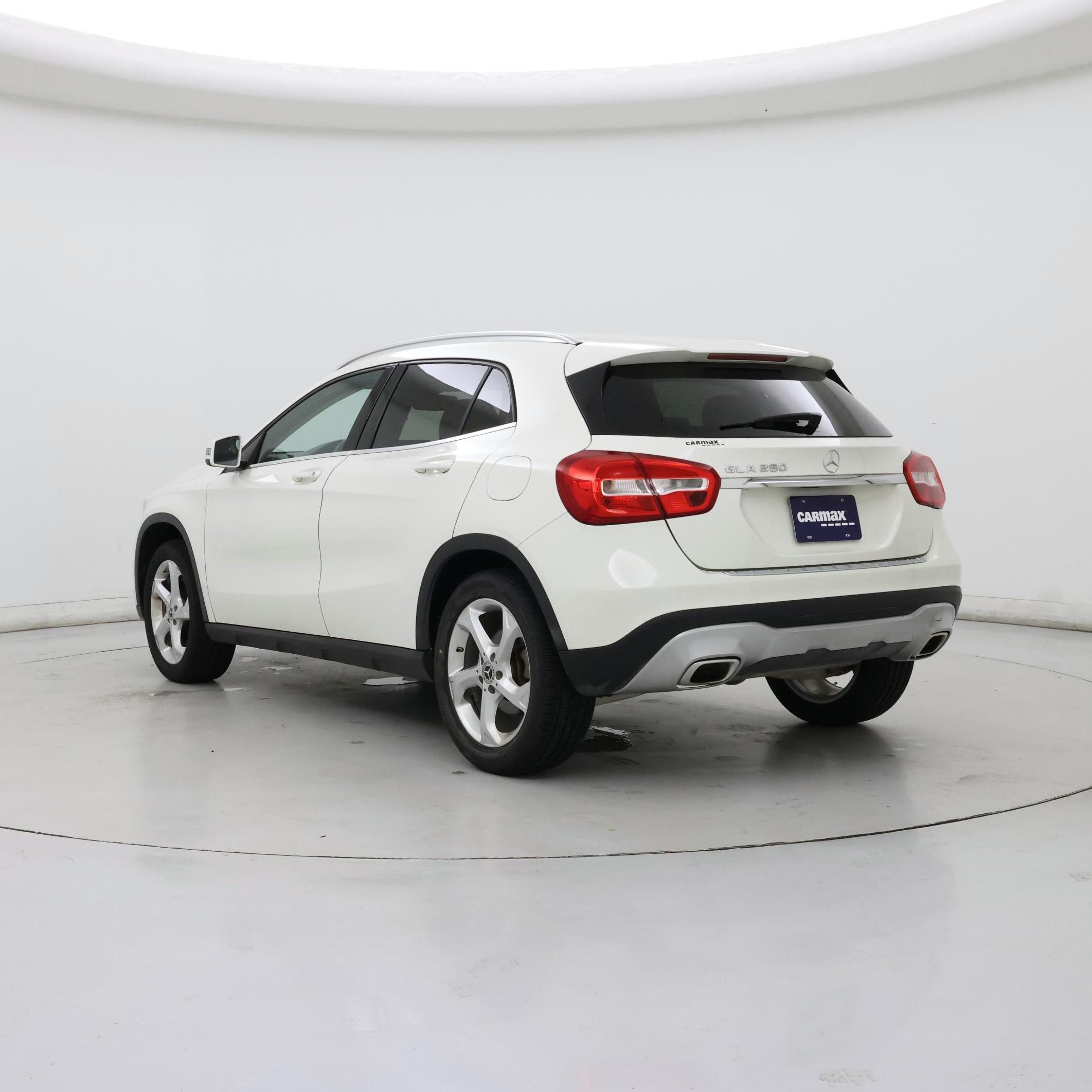 Thumbnail: 2018 Mercedes-Benz GLA - 2