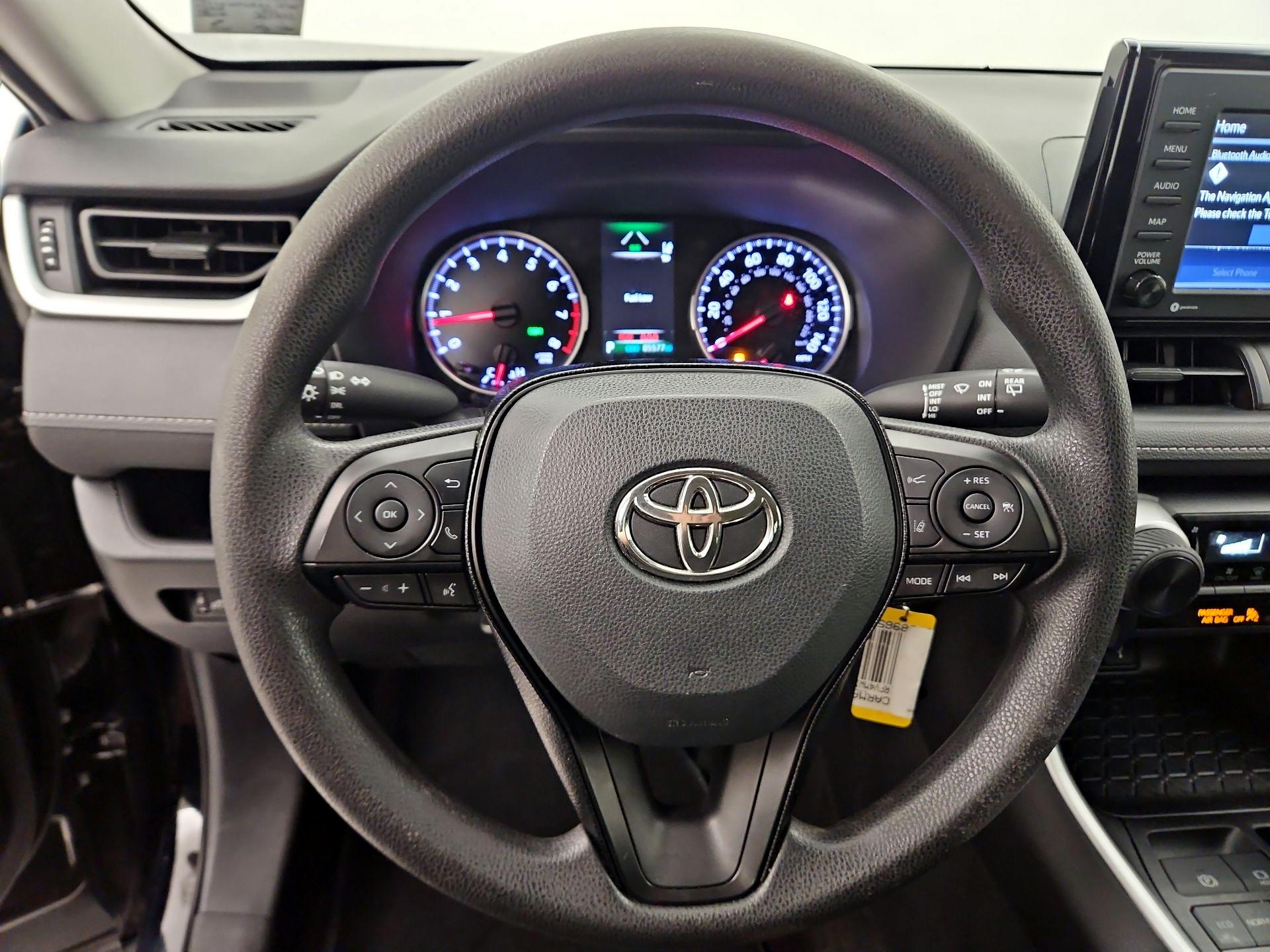 Thumbnail: 2021 Toyota RAV4 - 10