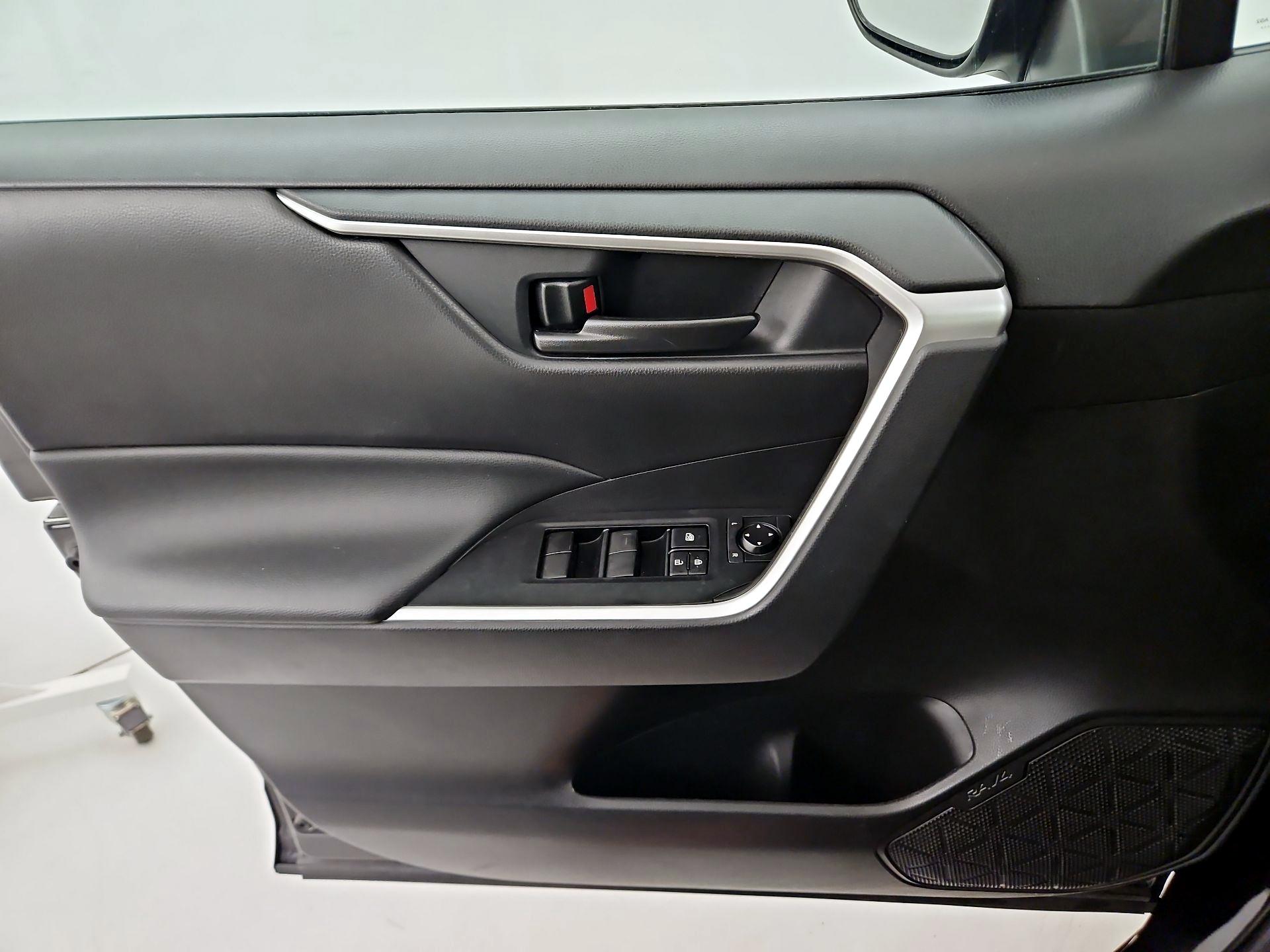 Thumbnail: 2021 Toyota RAV4 - 12