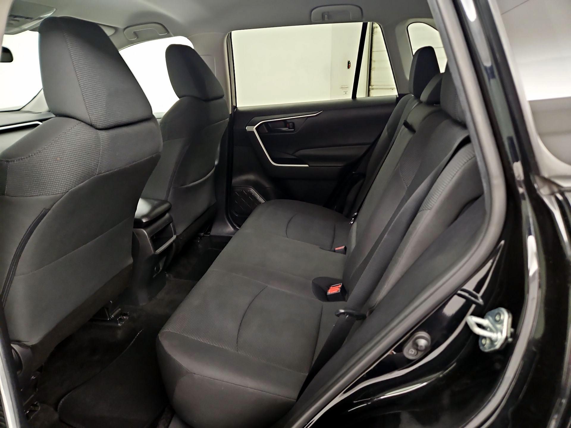 Thumbnail: 2021 Toyota RAV4 - 19
