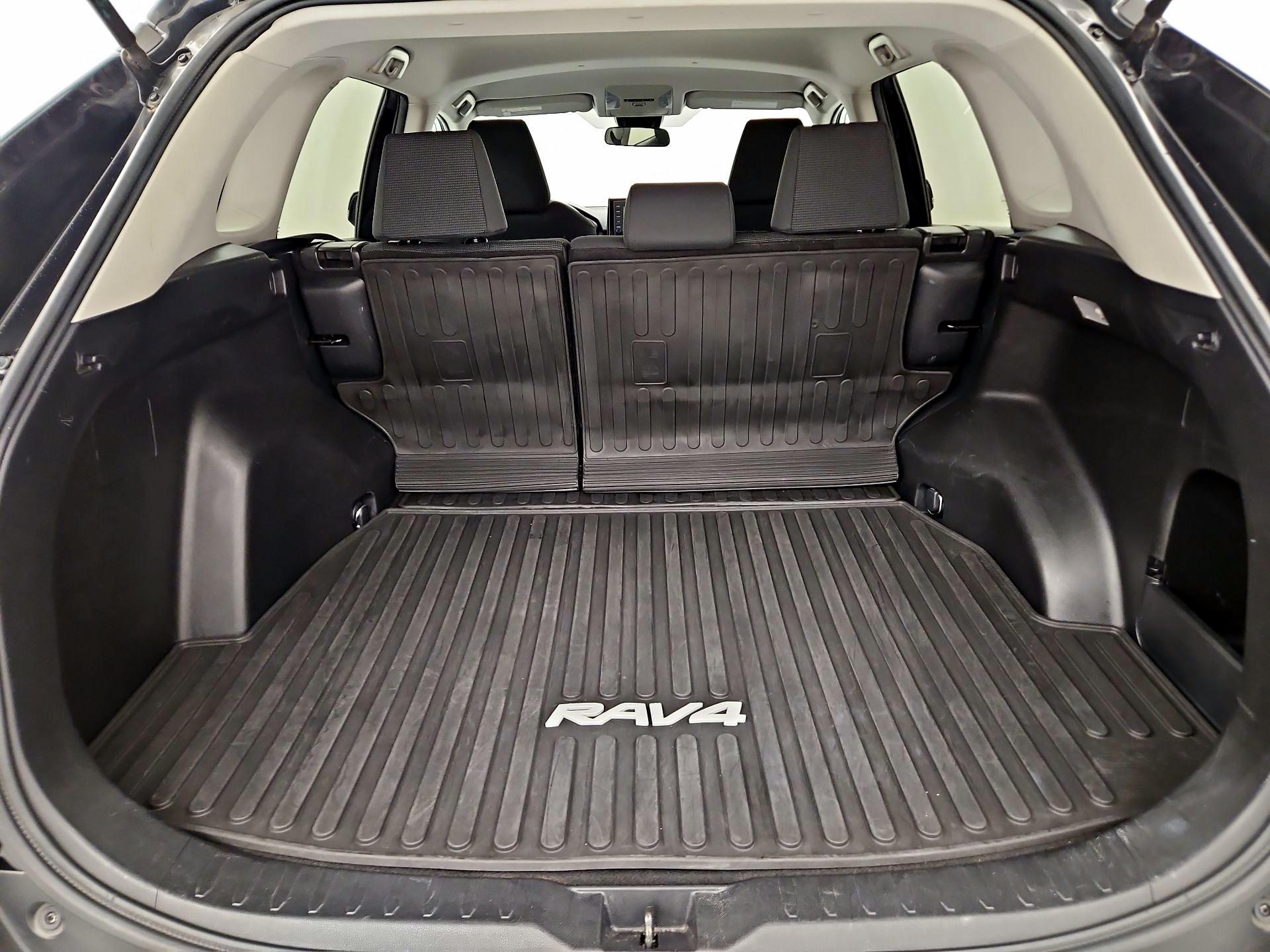 Thumbnail: 2021 Toyota RAV4 - 20