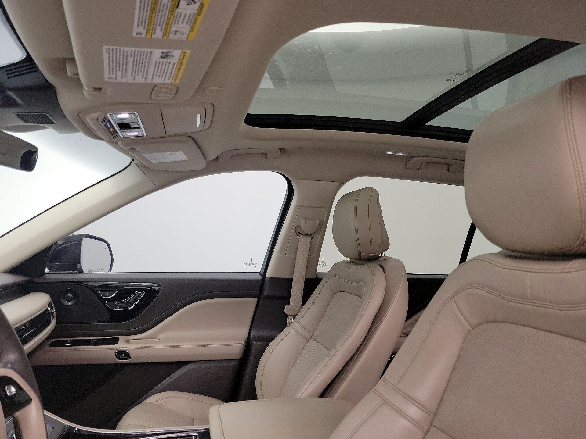 Thumbnail: 2020 Lincoln Aviator - 19