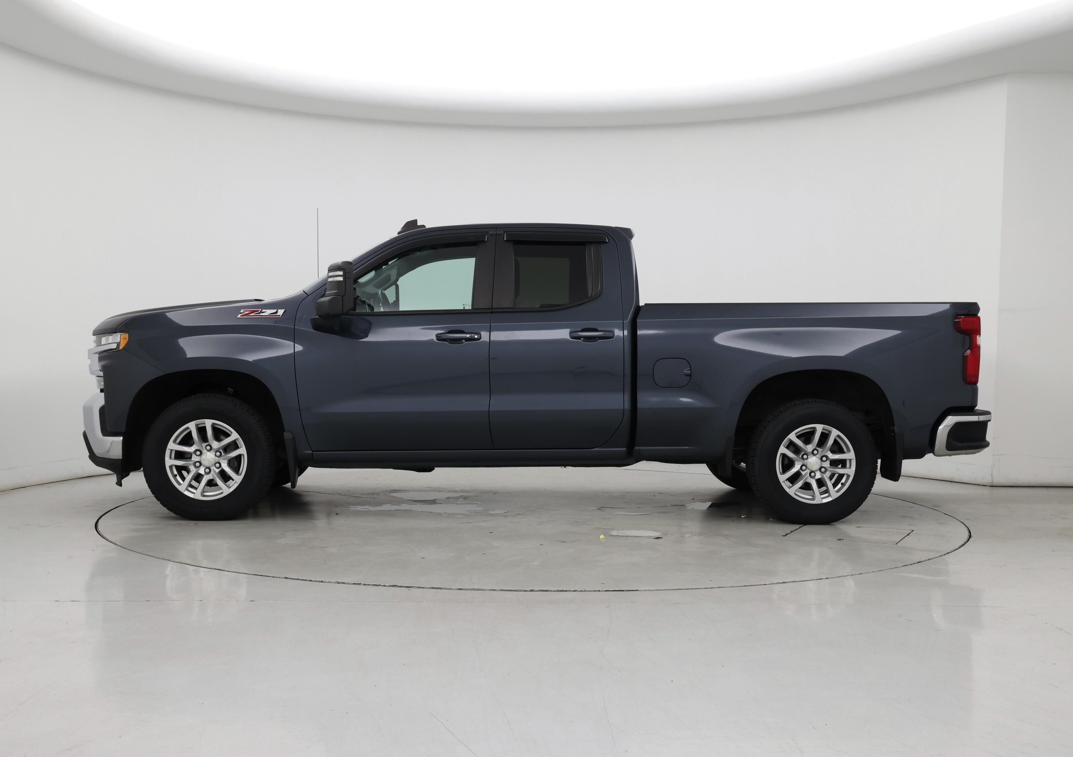 Thumbnail: 2020 Chevrolet Silverado 1500 - 3