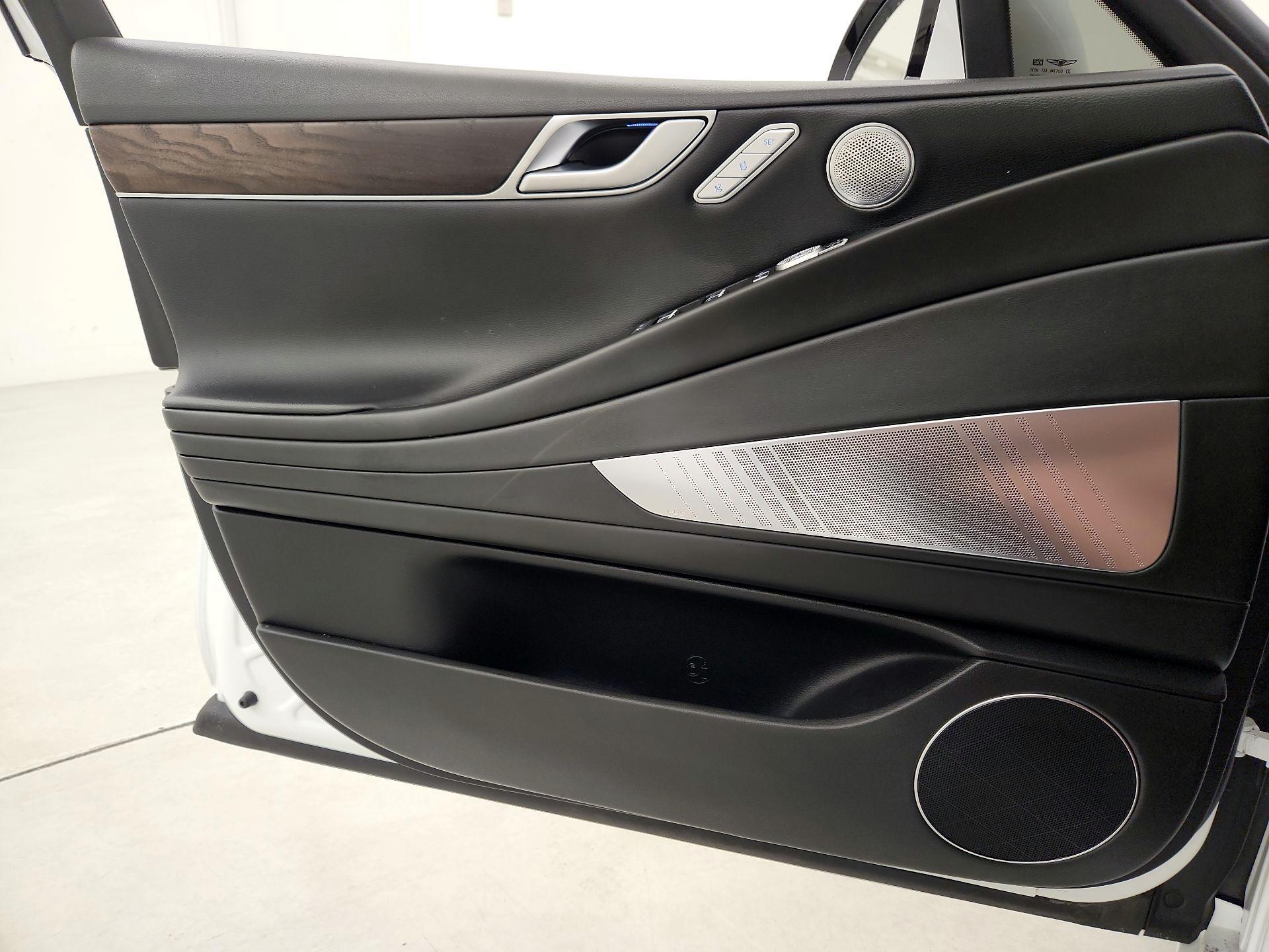 Thumbnail: 2022 Genesis G80 - 12