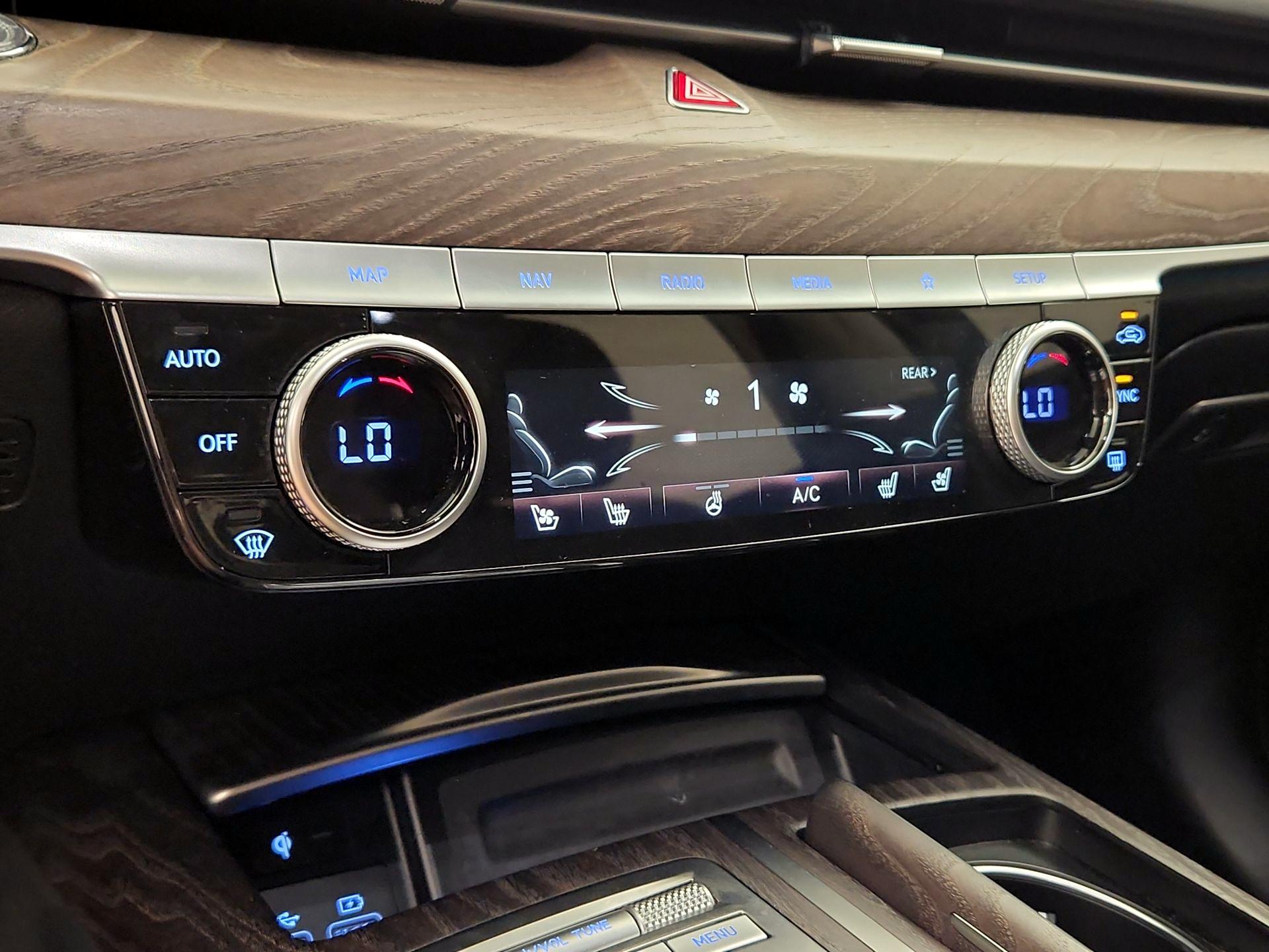 Thumbnail: 2022 Genesis G80 - 17