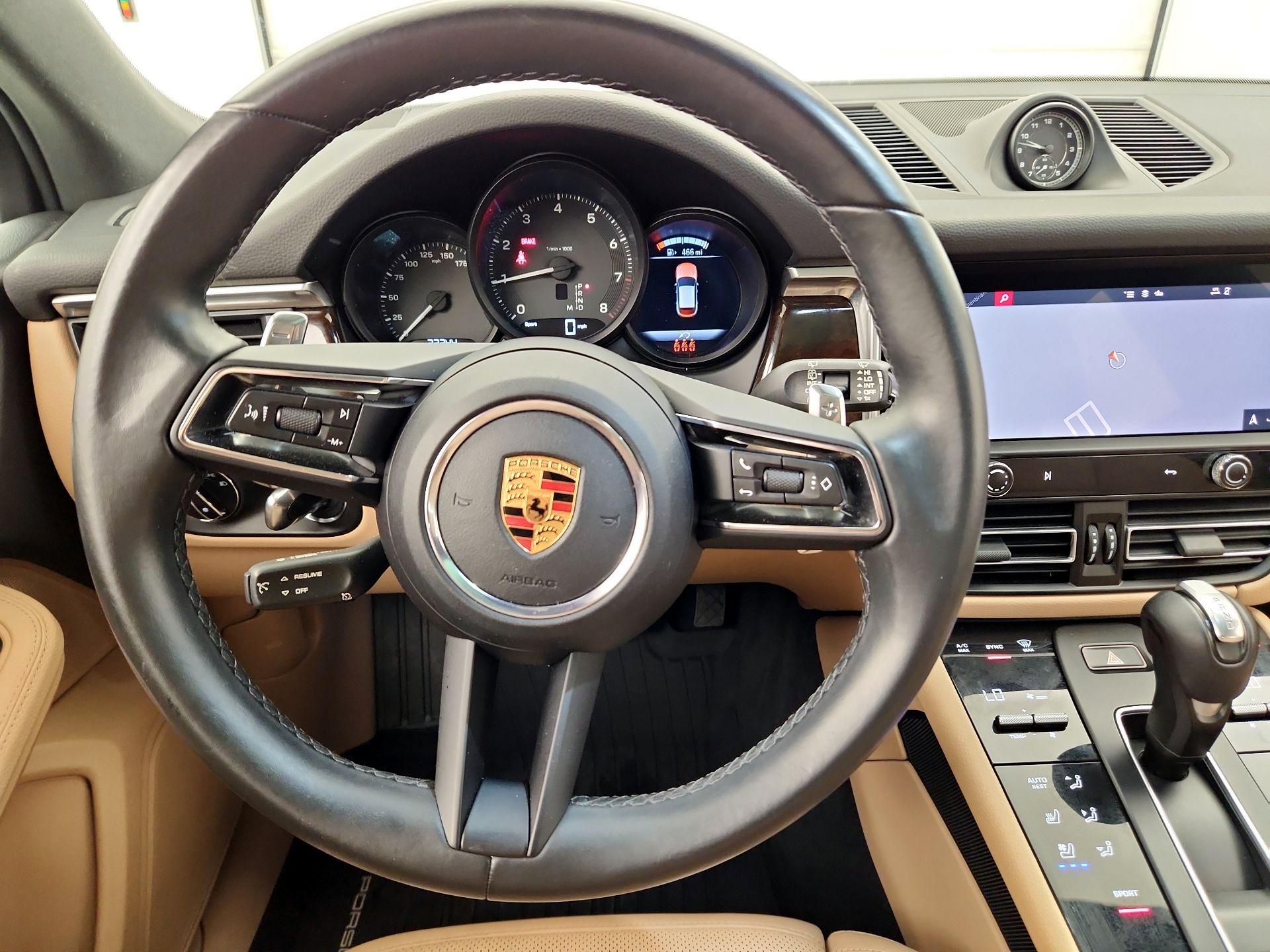 Thumbnail: 2022 Porsche Macan - 10