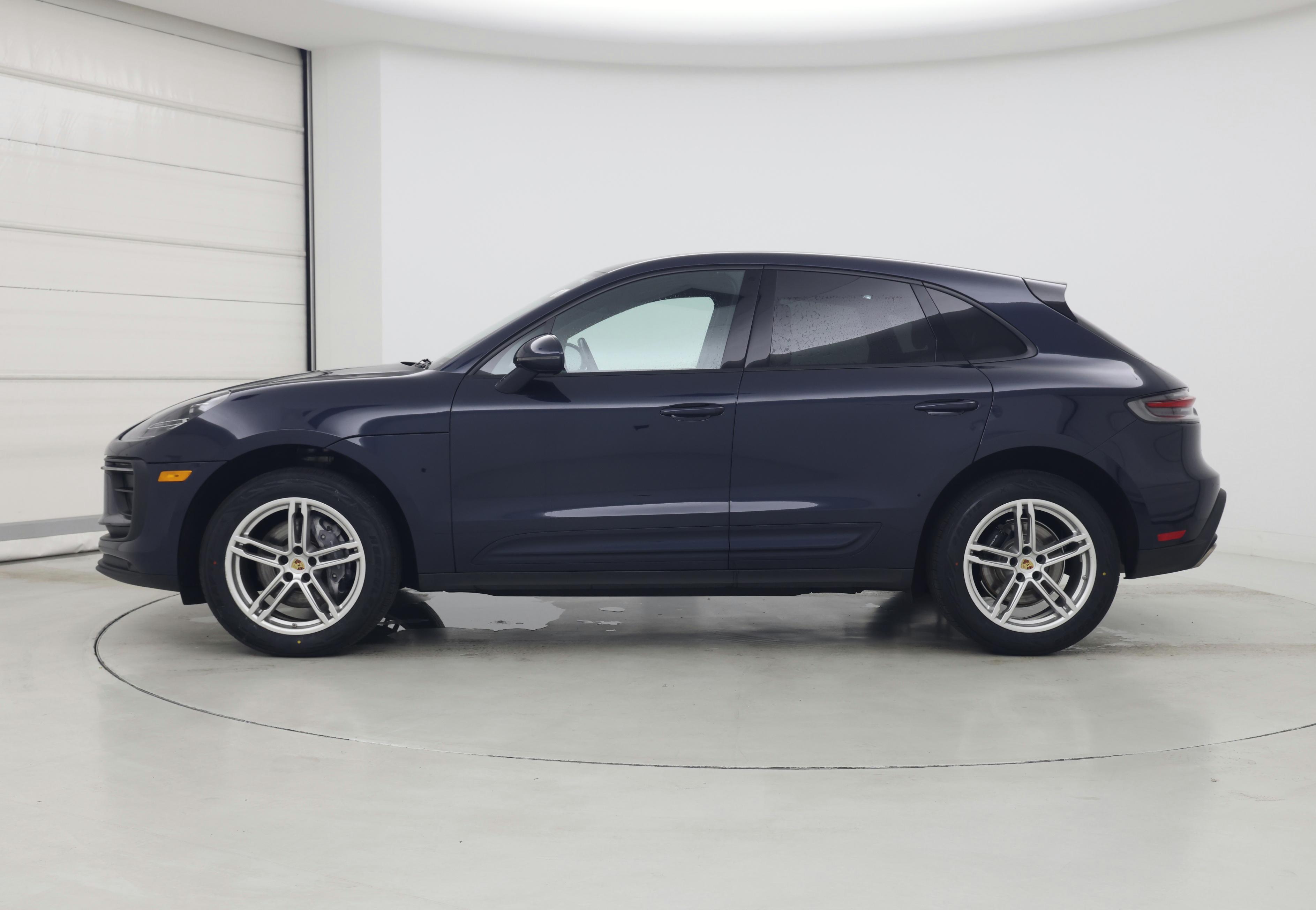 Thumbnail: 2022 Porsche Macan - 3
