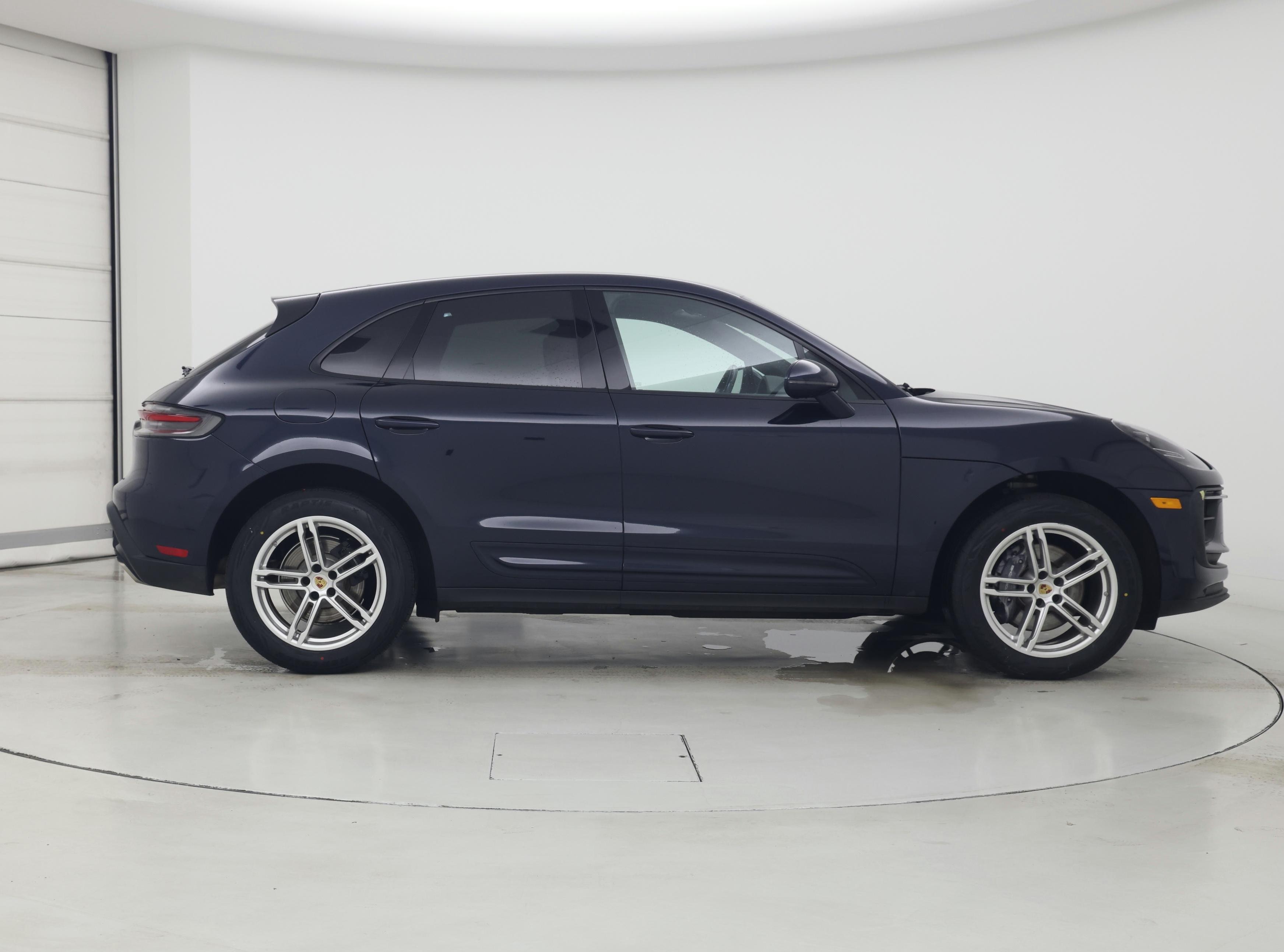 Thumbnail: 2022 Porsche Macan - 7