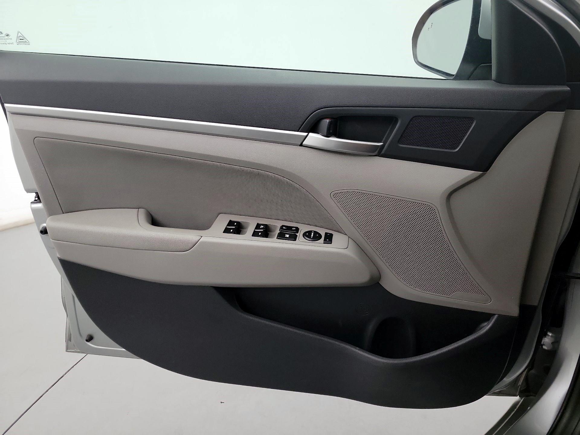 Thumbnail: 2020 Hyundai Elantra - 10