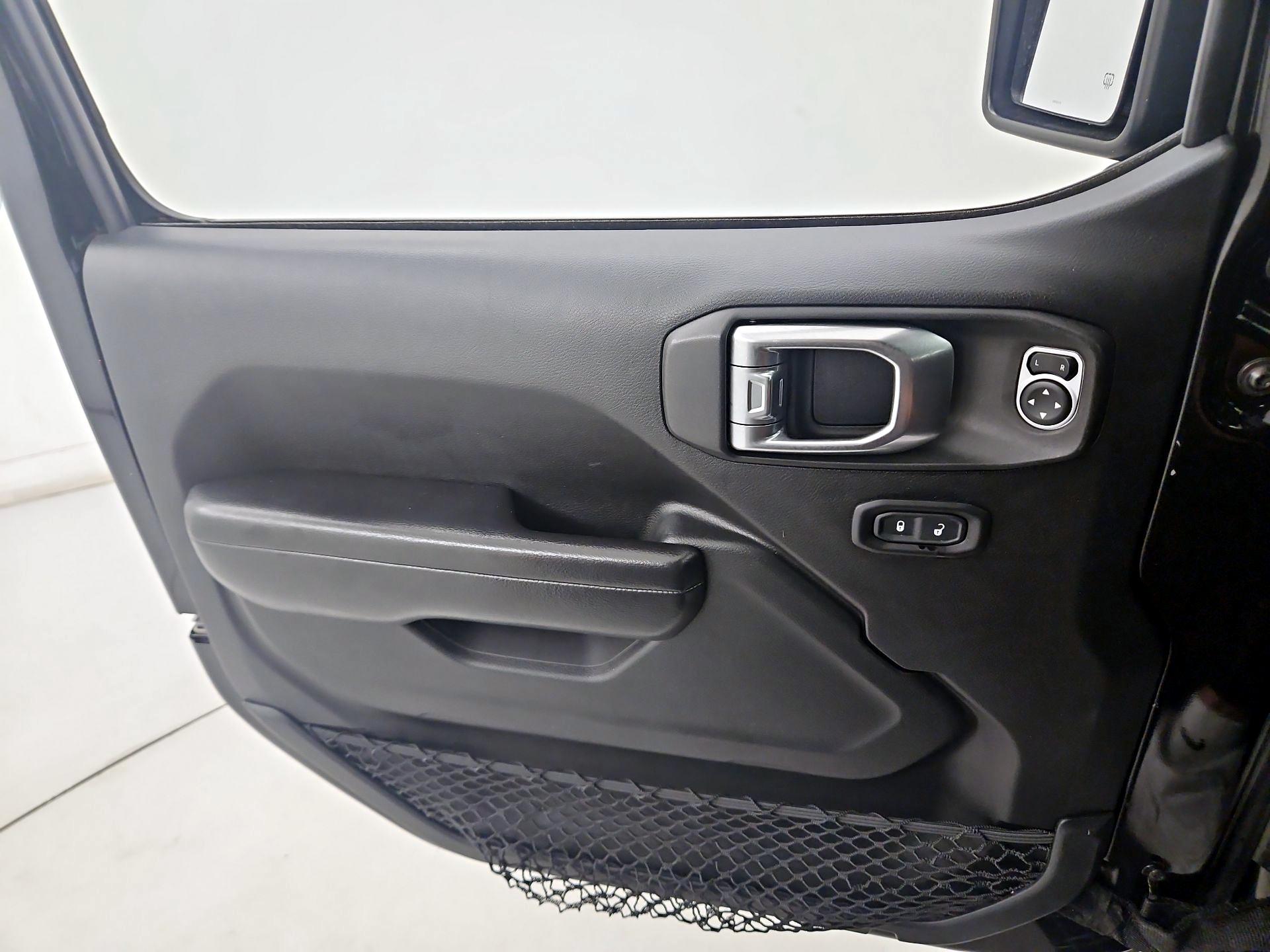 Thumbnail: 2019 Jeep Wrangler - 12