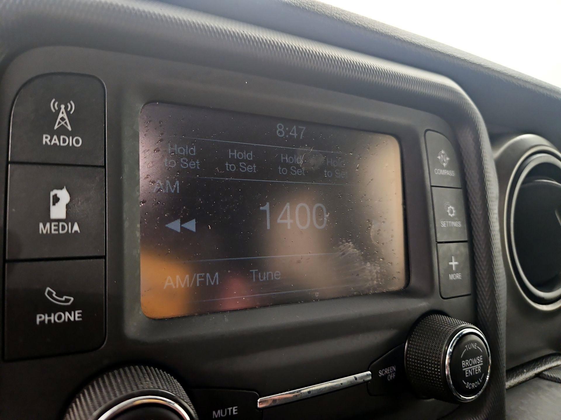 Thumbnail: 2019 Jeep Wrangler - 15