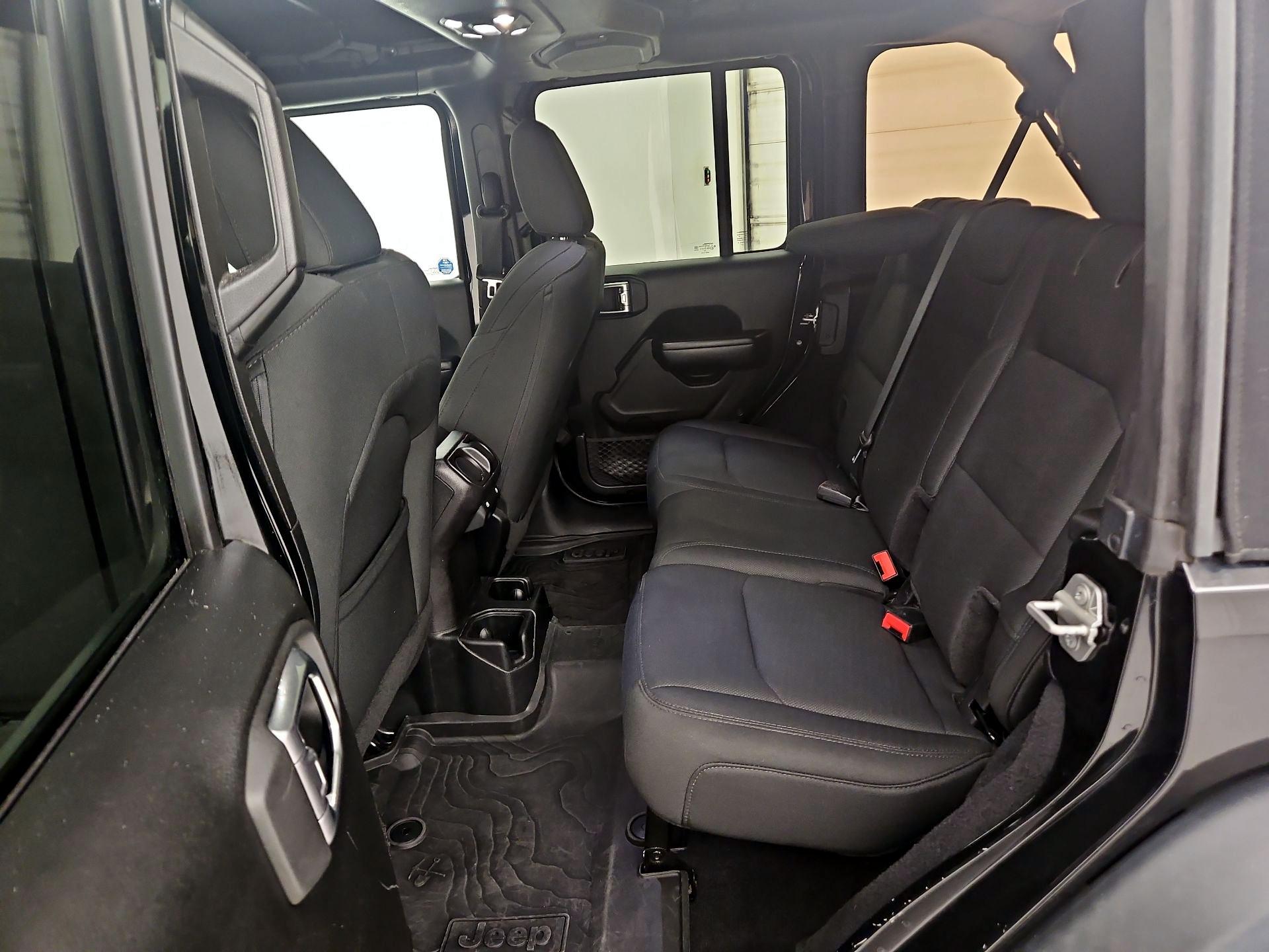 Thumbnail: 2019 Jeep Wrangler - 18