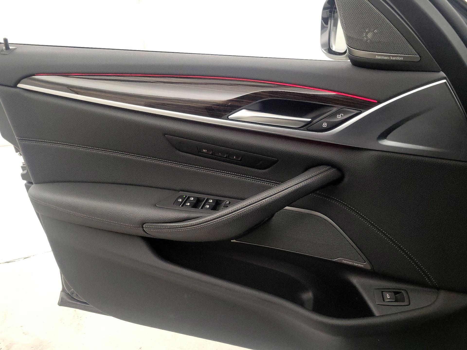 Thumbnail: 2022 BMW 5 Series - 12