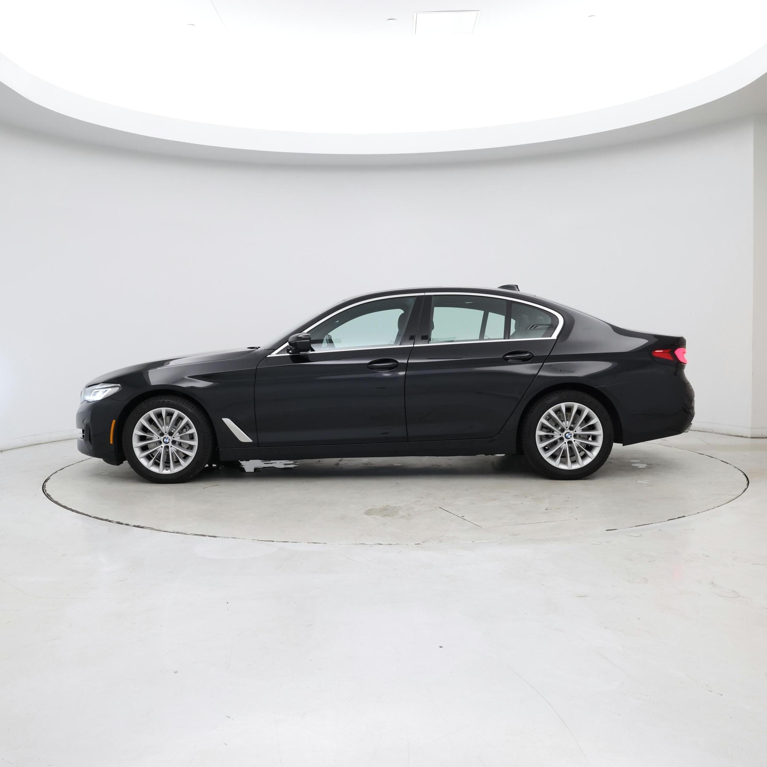 Thumbnail: 2022 BMW 5 Series - 3