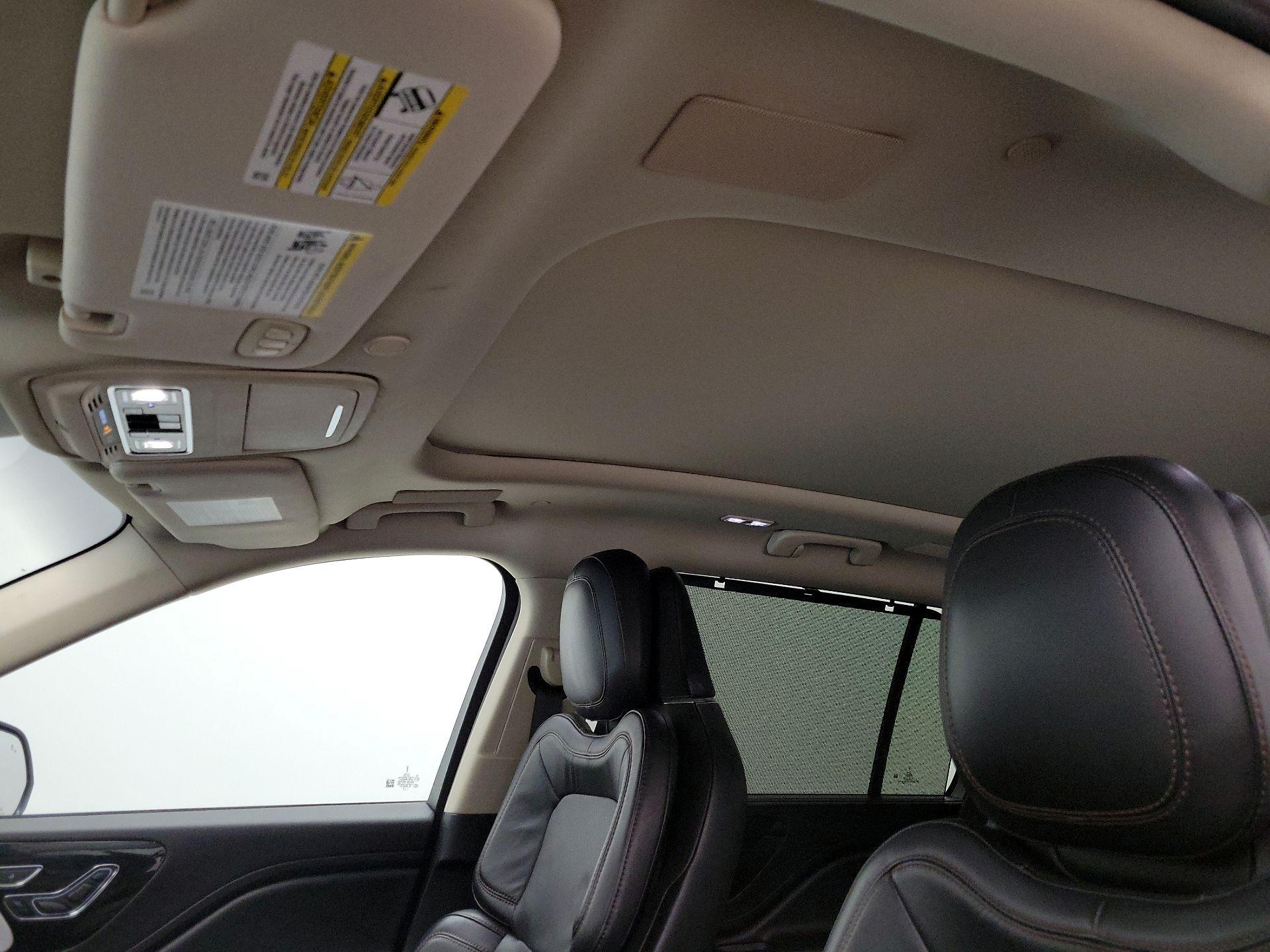 Thumbnail: 2020 Lincoln Aviator - 19