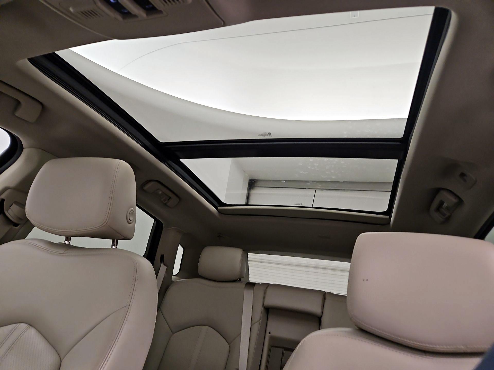 Thumbnail: 2016 Cadillac SRX - 20