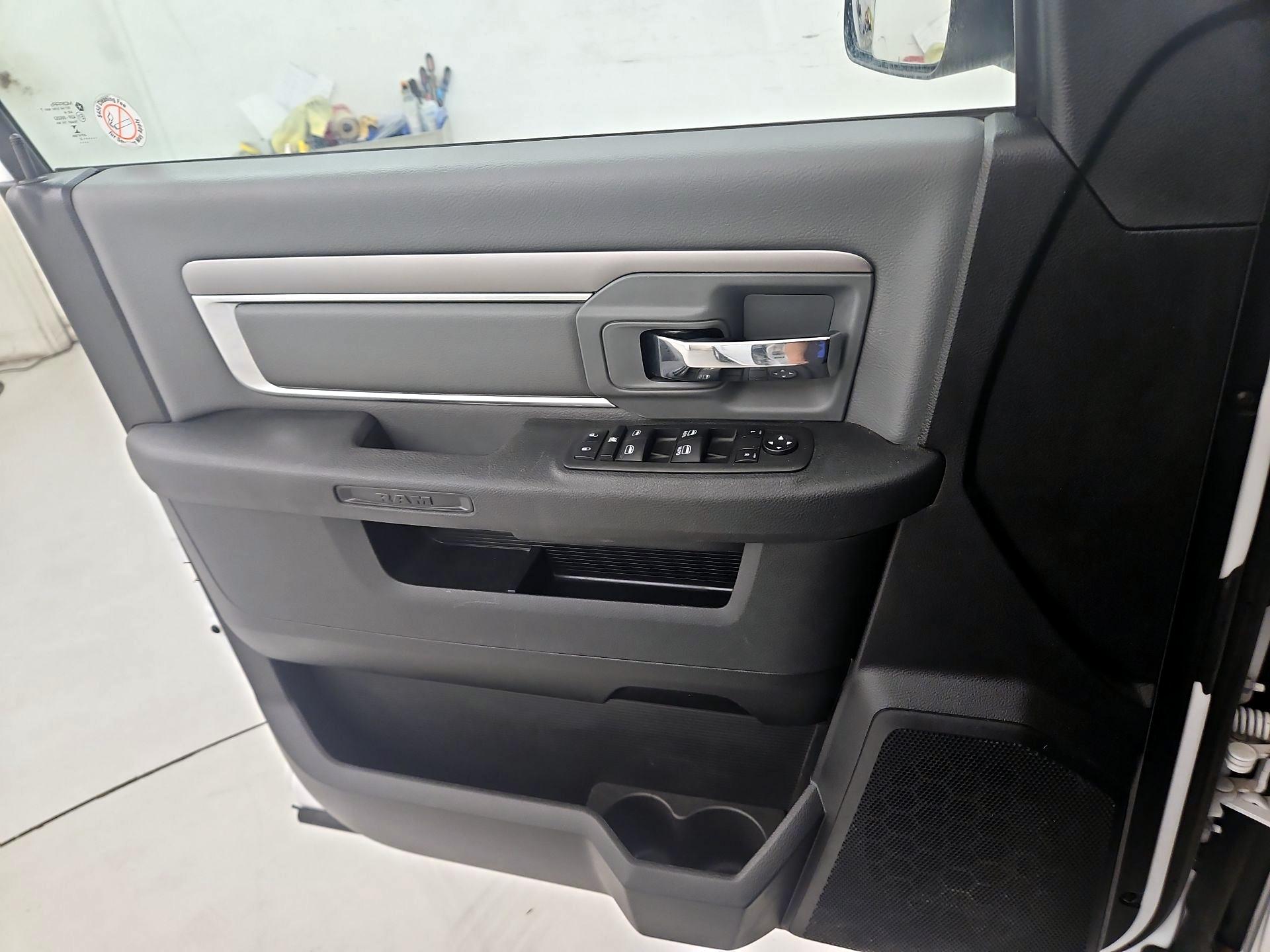 Thumbnail: 2023 RAM 1500 Classic - 12