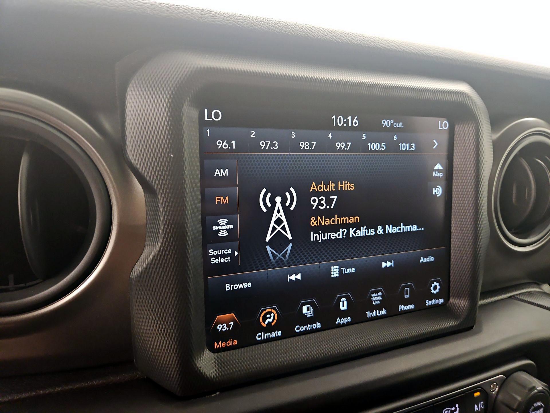 Thumbnail: 2022 Jeep Wrangler - 15
