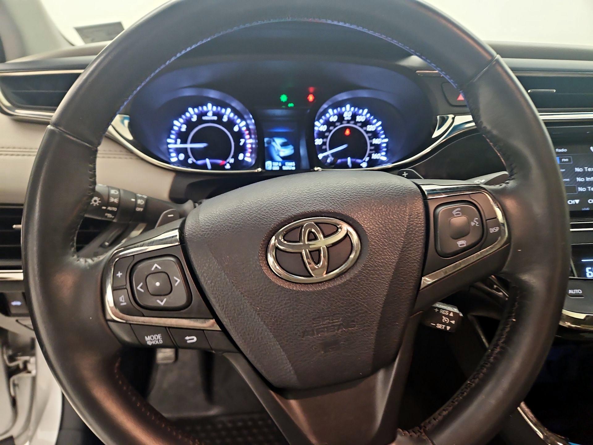 Thumbnail: 2013 Toyota Avalon - 10