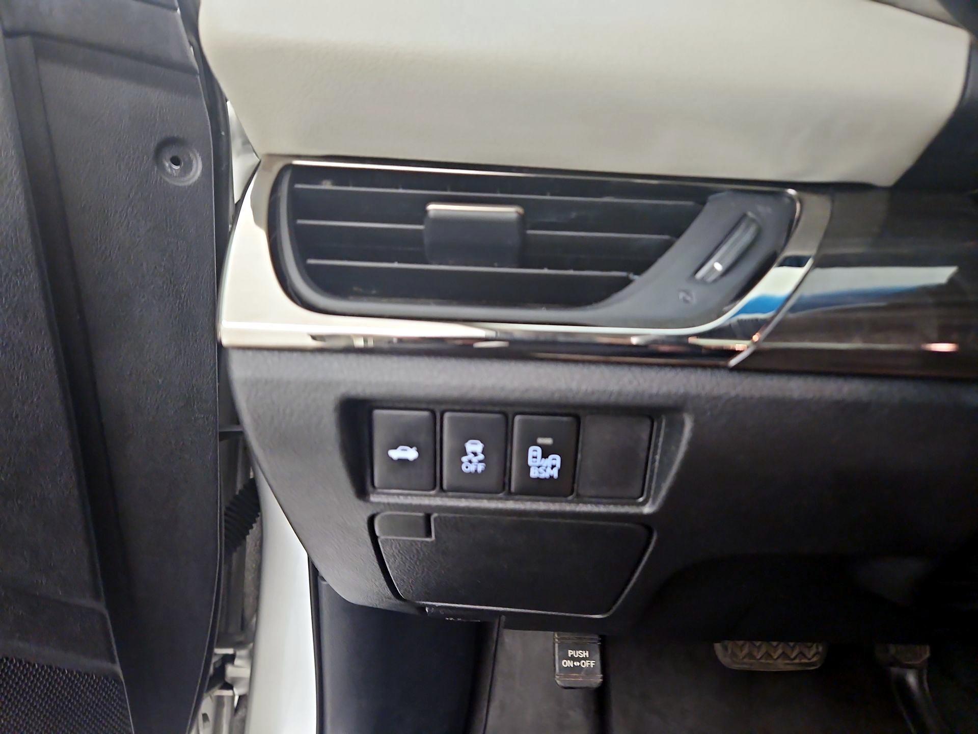 Thumbnail: 2013 Toyota Avalon - 13