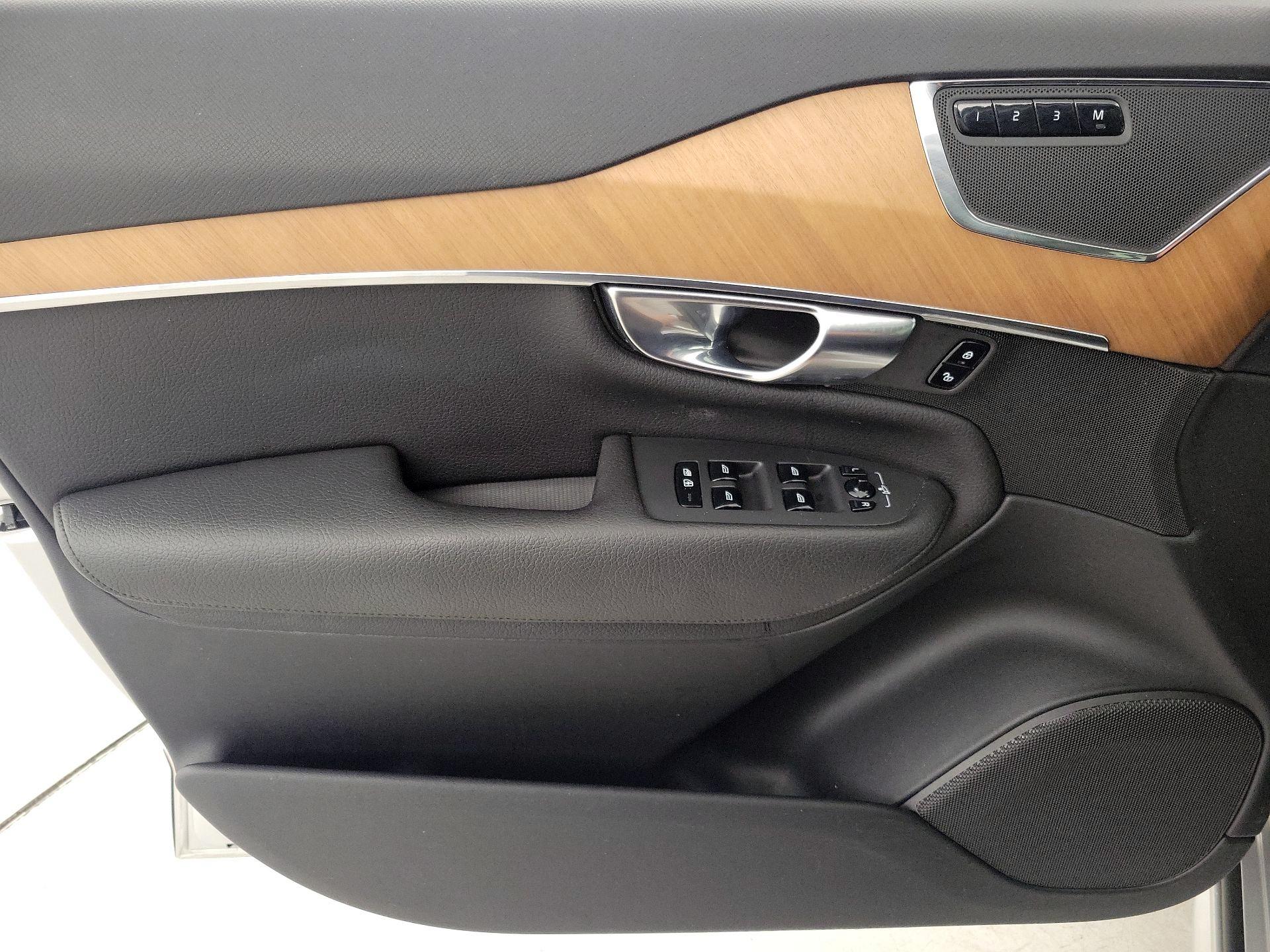 Thumbnail: 2021 Volvo XC90 - 12