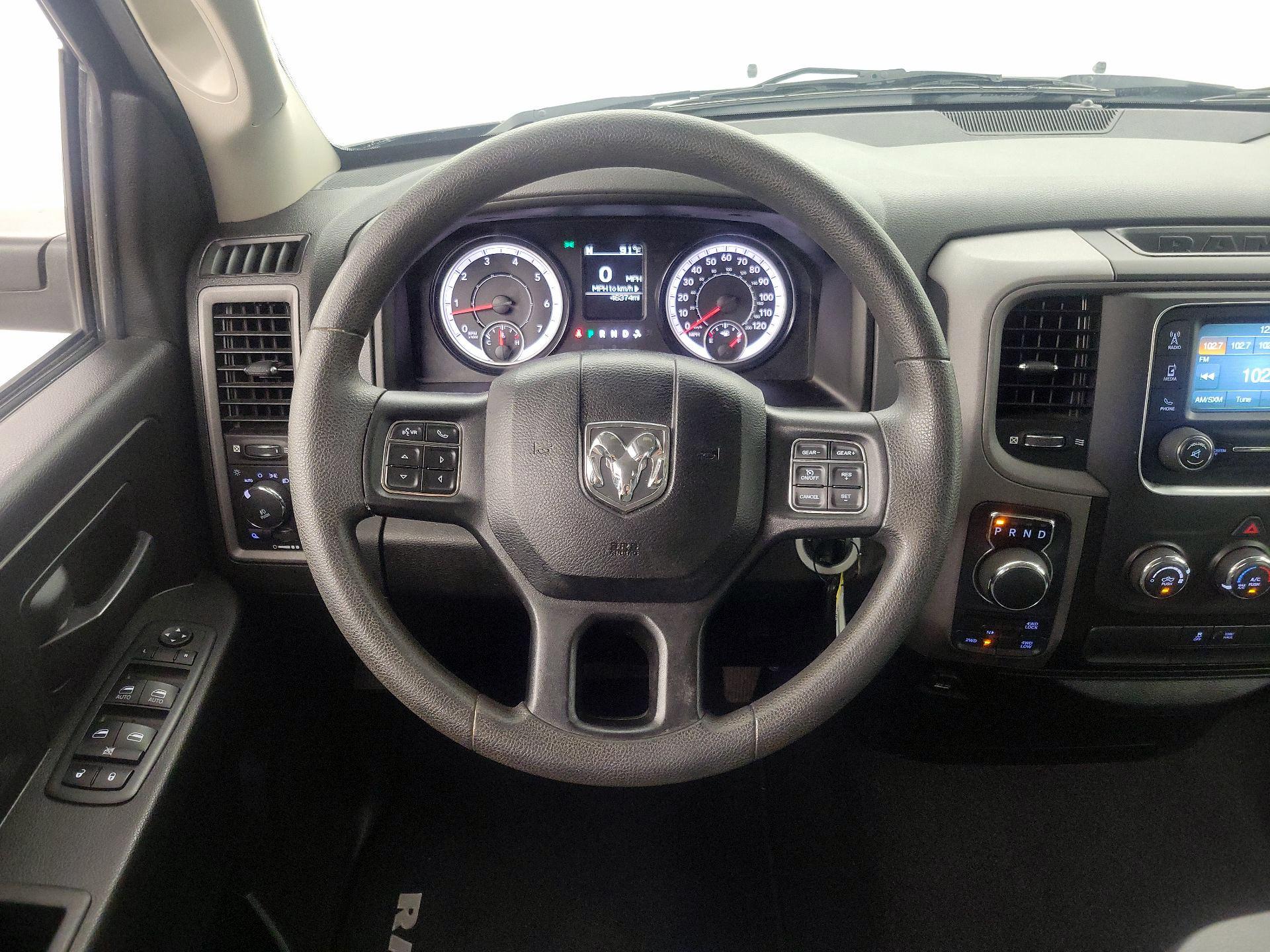 Thumbnail: 2019 RAM 1500 Classic - 10