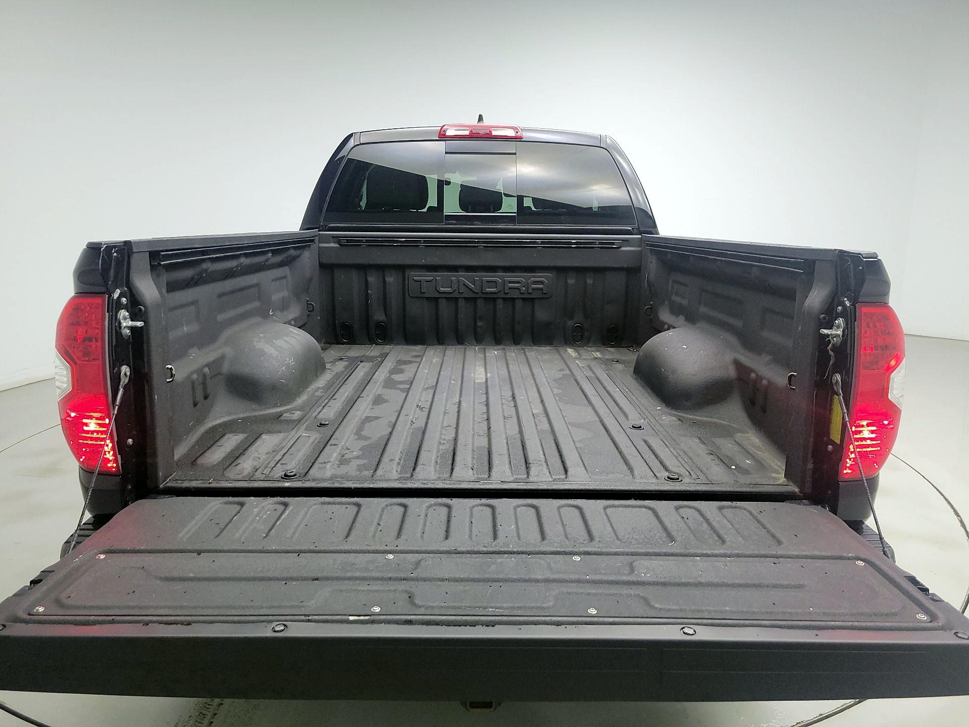 Thumbnail: 2021 Toyota Tundra - 18