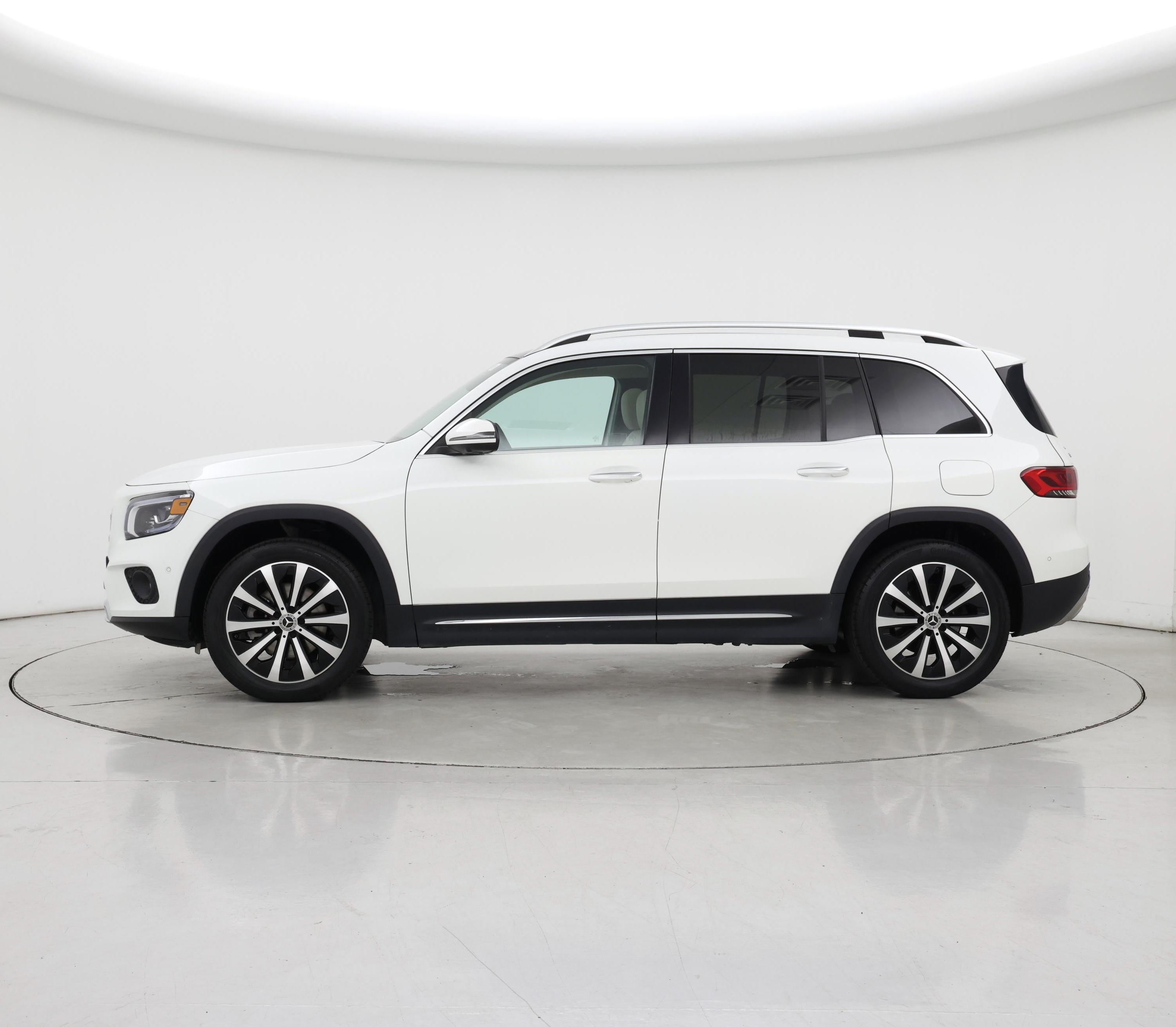 Thumbnail: 2021 Mercedes-Benz GLB - 3