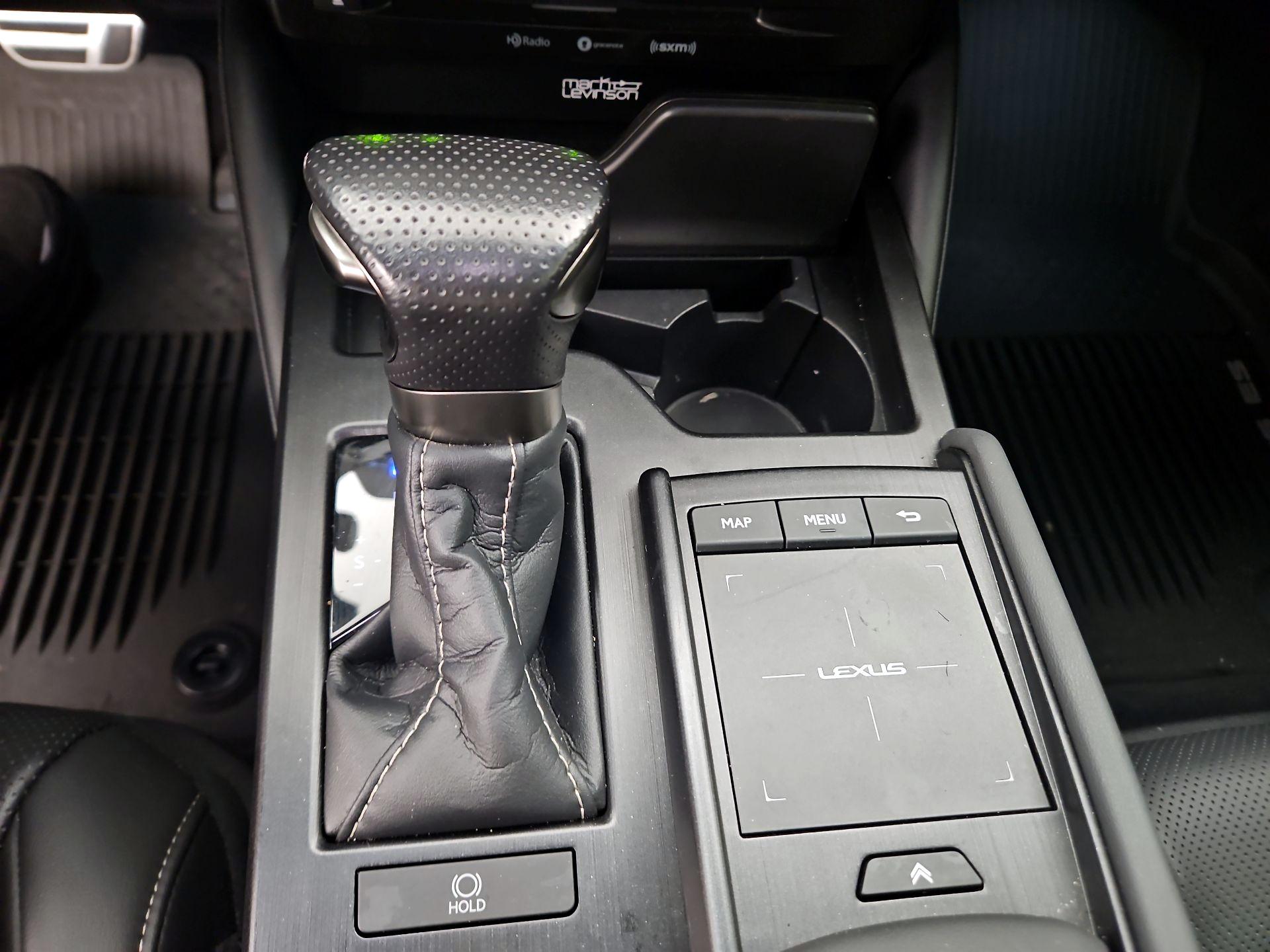 Thumbnail: 2022 Lexus ES - 18