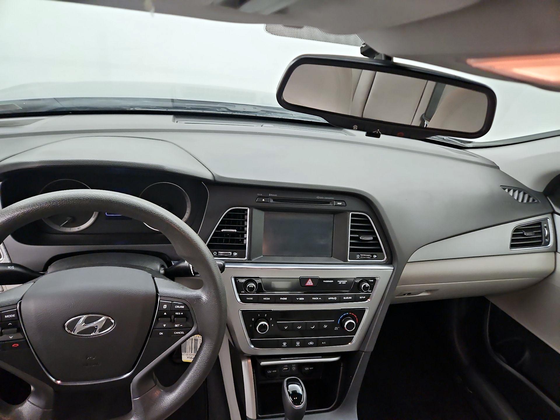 Thumbnail: 2016 Hyundai Sonata - 9