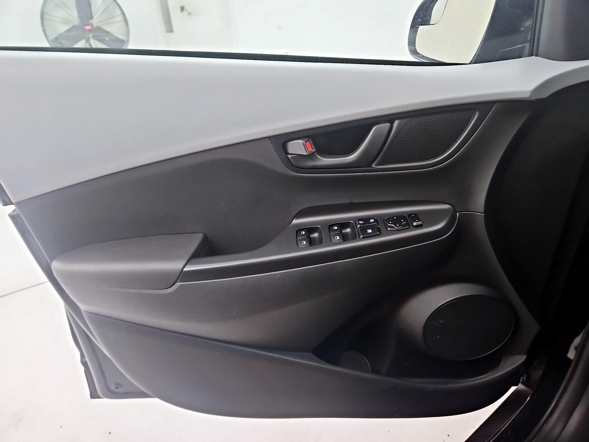 Thumbnail: 2020 Hyundai Kona - 12