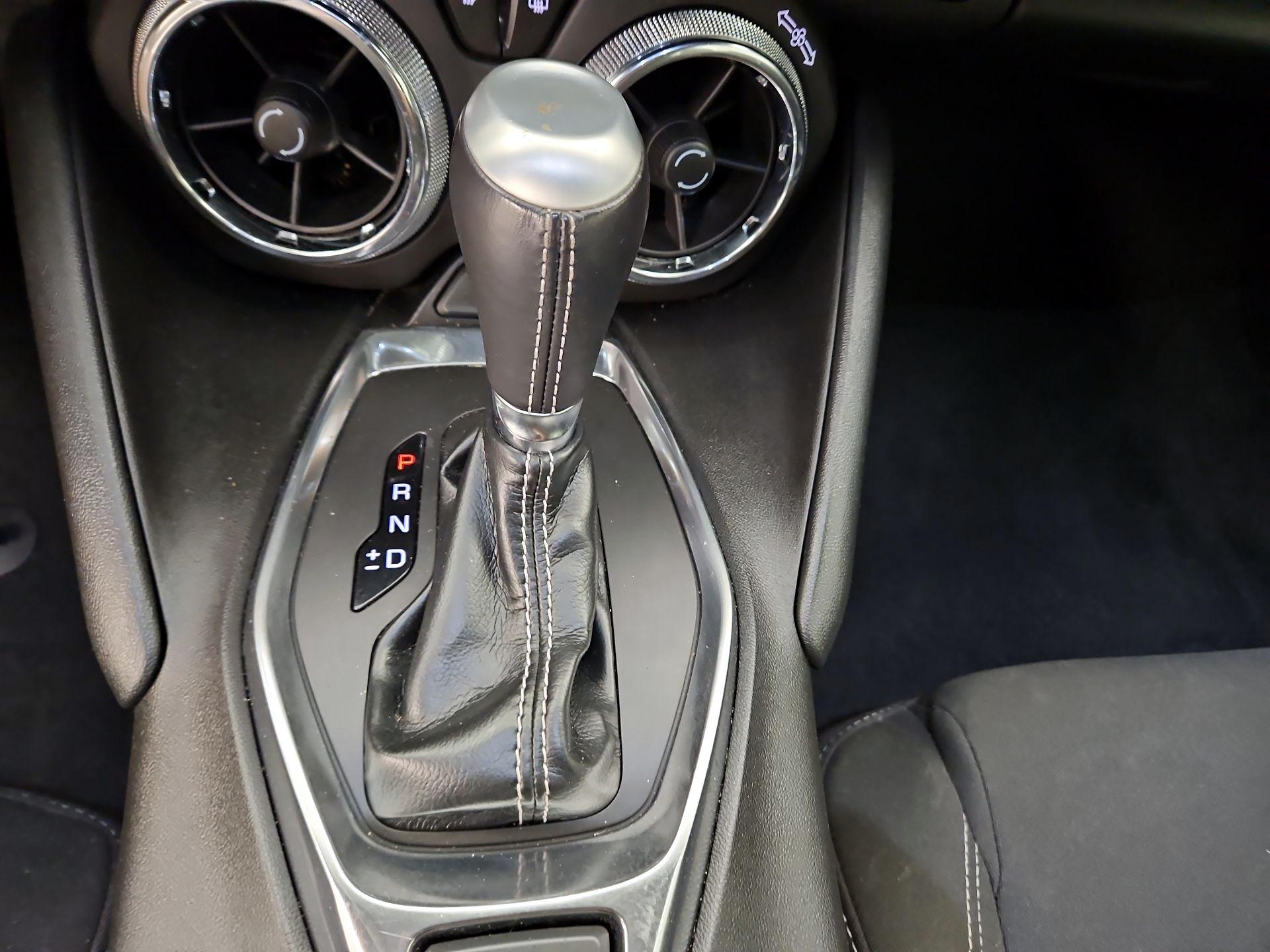 Thumbnail: 2019 Chevrolet Camaro - 16