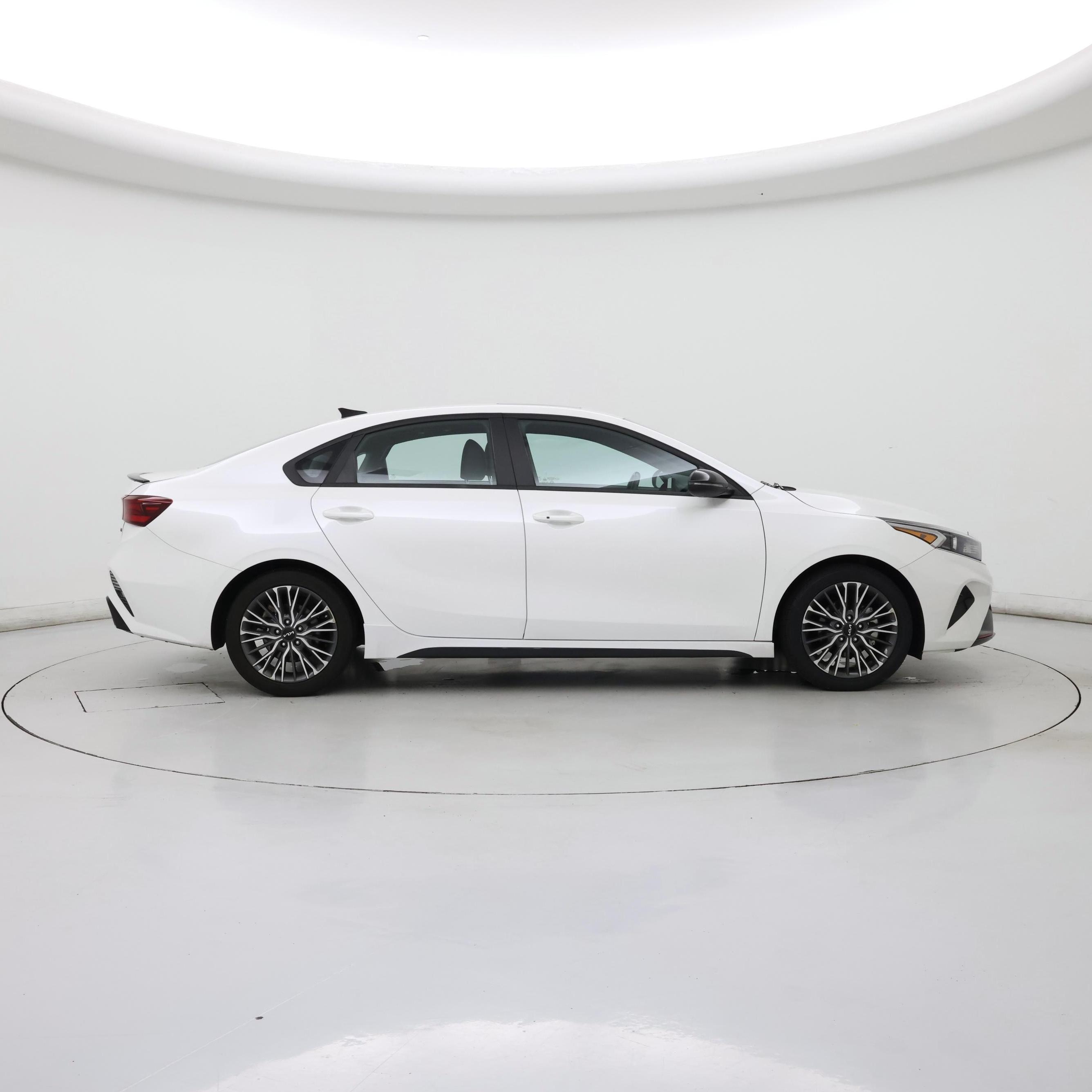 Thumbnail: 2023 Kia Forte - 7