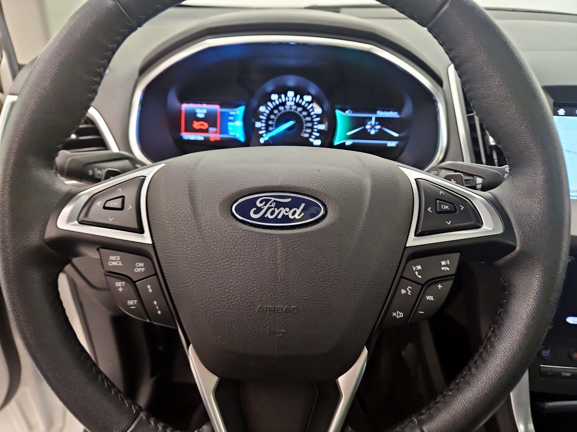Thumbnail: 2016 Ford Edge - 10