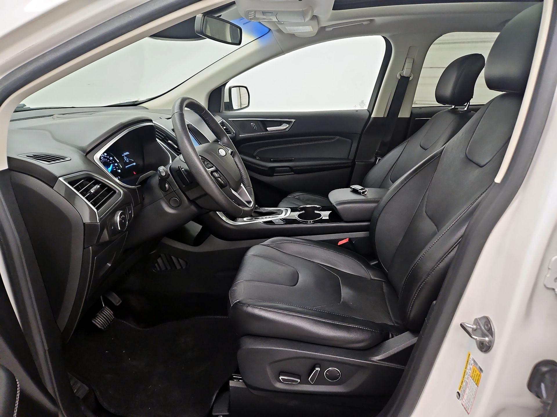 Thumbnail: 2016 Ford Edge - 11