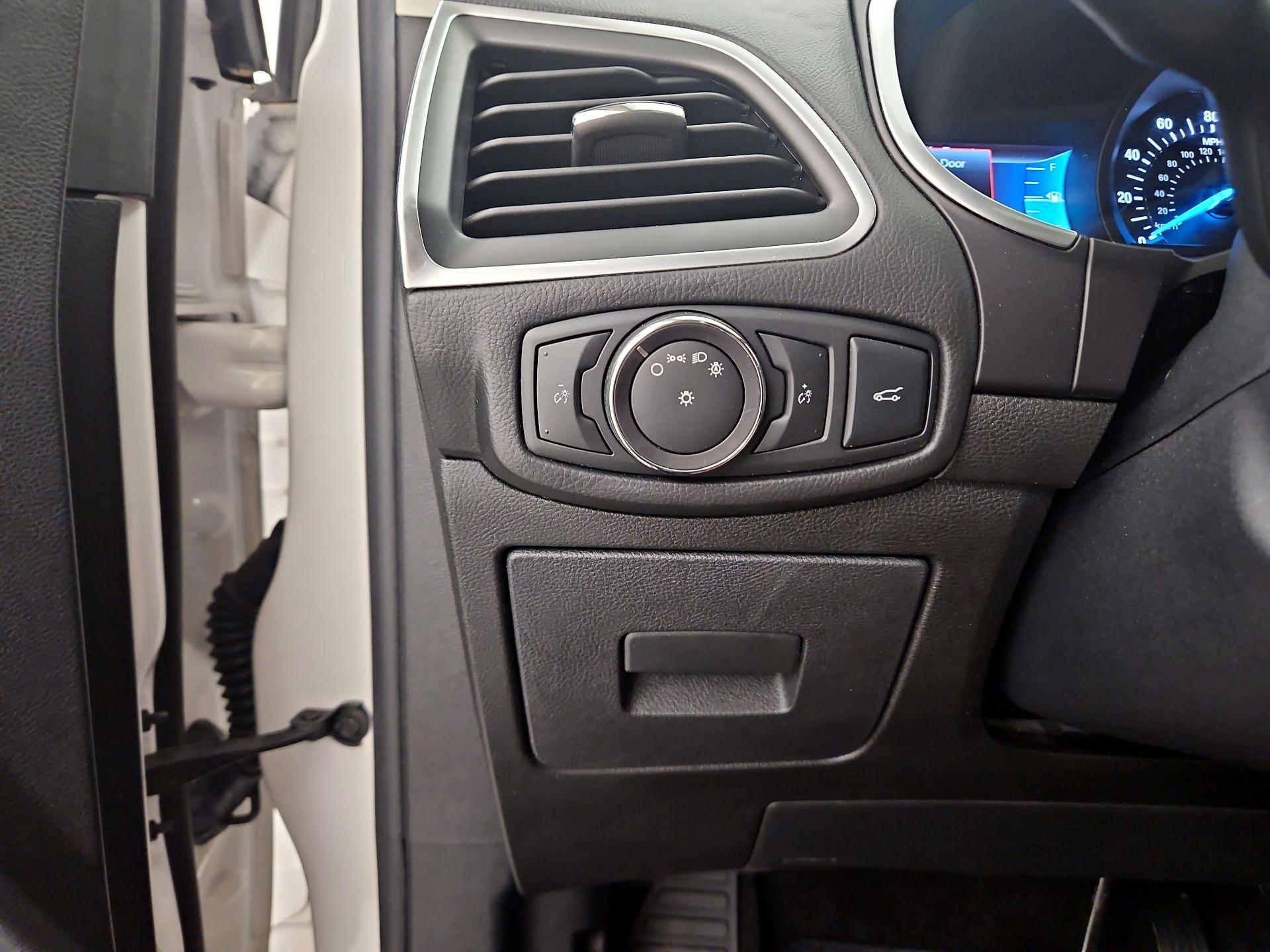 Thumbnail: 2016 Ford Edge - 13