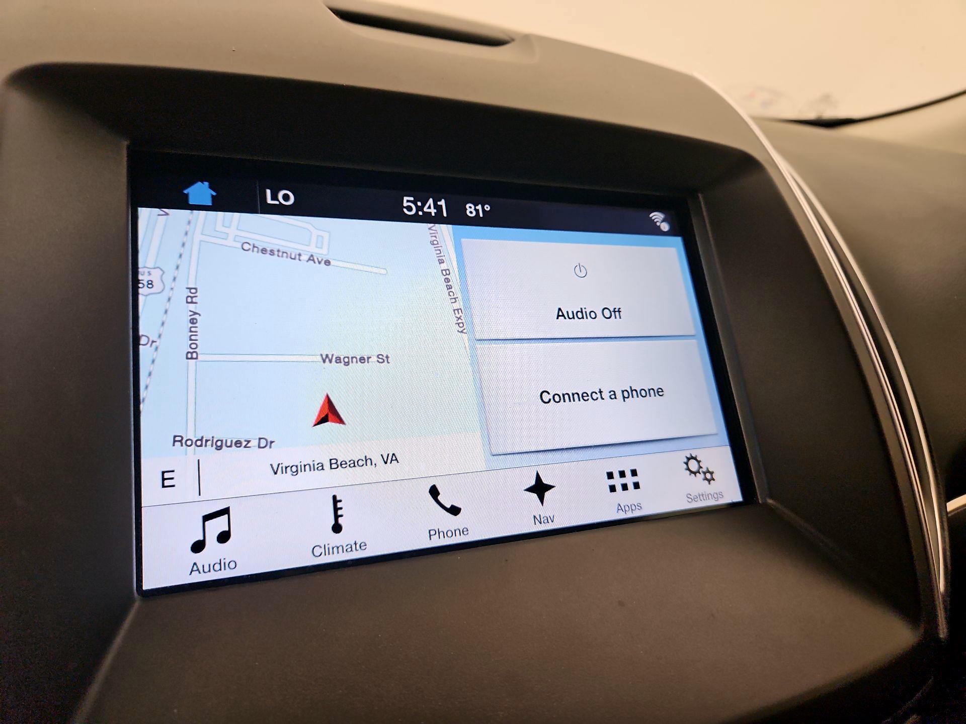 Thumbnail: 2016 Ford Edge - 16