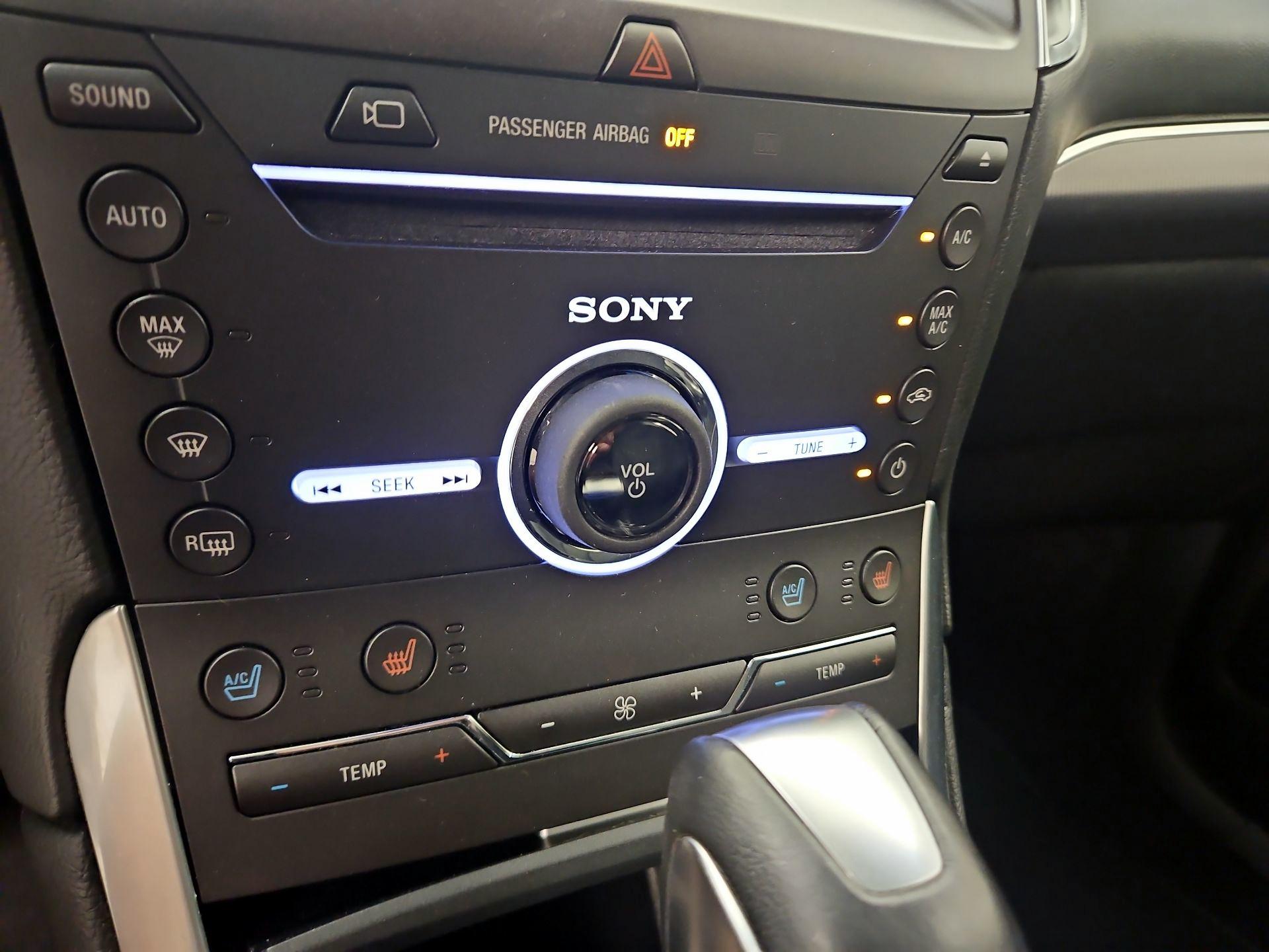 Thumbnail: 2016 Ford Edge - 17